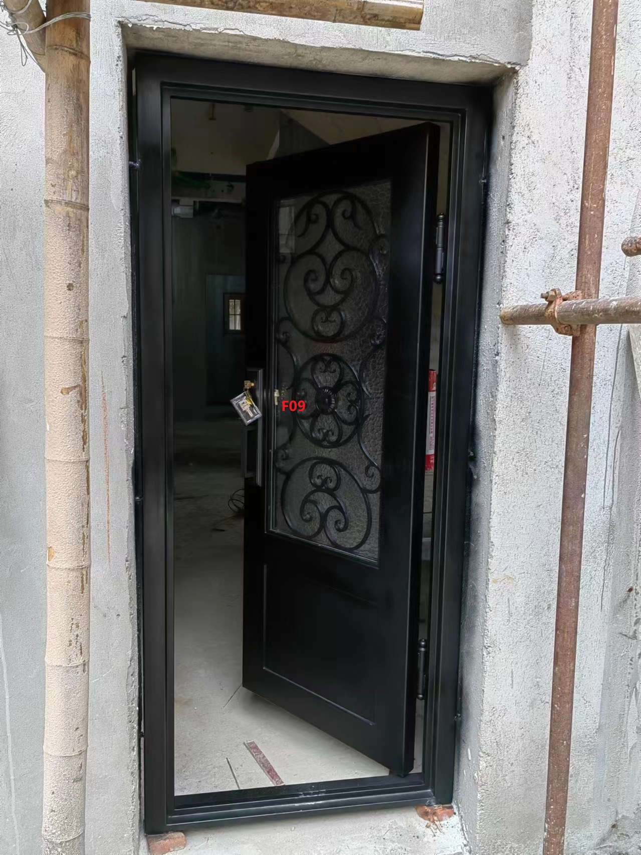 Puerta de Hierro forjado de vidrio bajo e