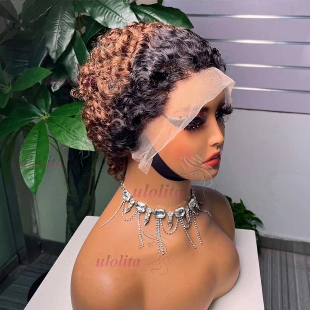 Ombre wenkbrauw 1B/4 Pixie krullende pruik 100% echt haar 13x4 kant frontaal kort krullend pruik transparant kant Pixie-cut Braziliaans remy-haar