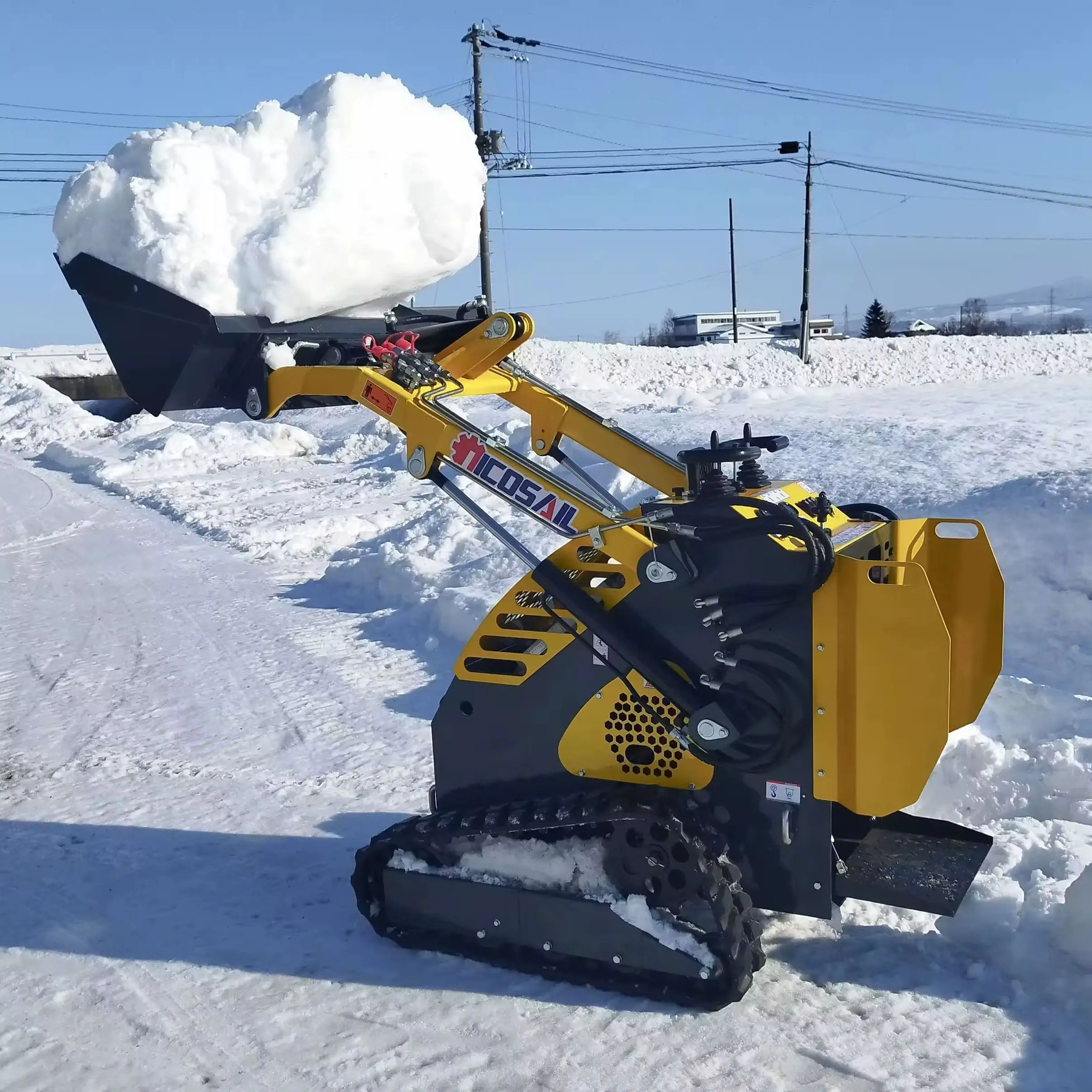 Sled can be used in all seasons Mini skid steer loader Euro 5/EPA can add a variety of auxiliary tools Customized products
