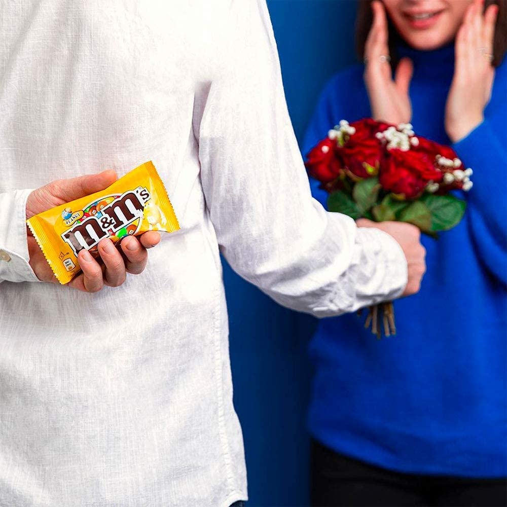 M & M's-Lanche de Amendoim em Bolas Coloridas de Amendoim e Chocolate ao Leite, Estojo com 24 Unidades de 45g, Chocolate ao Leite Real, Apoiado por Concha Fina Colorida Crocante