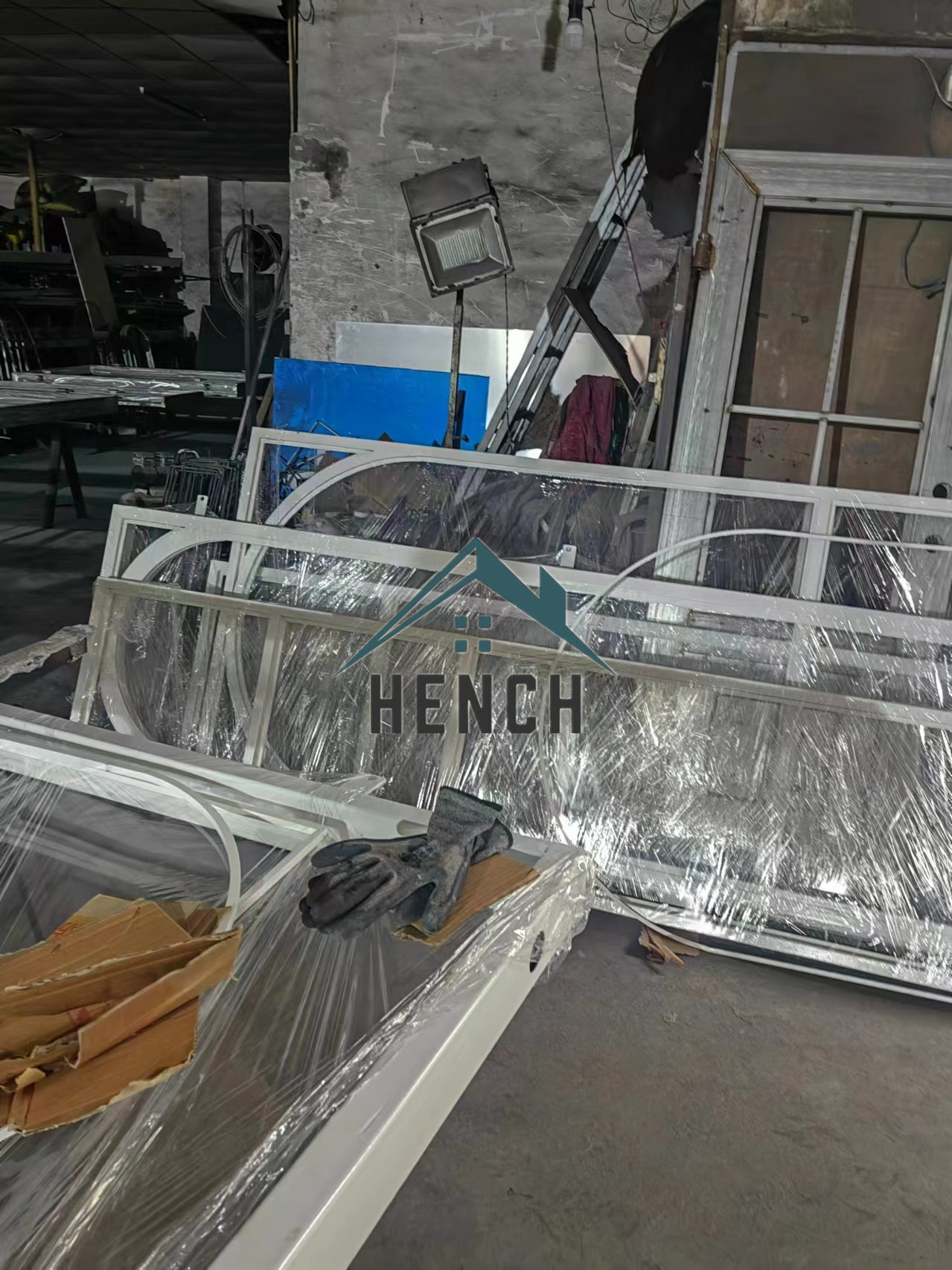 Hendidura de hierro, vidrio, acero, diseño de puerta francesa, China