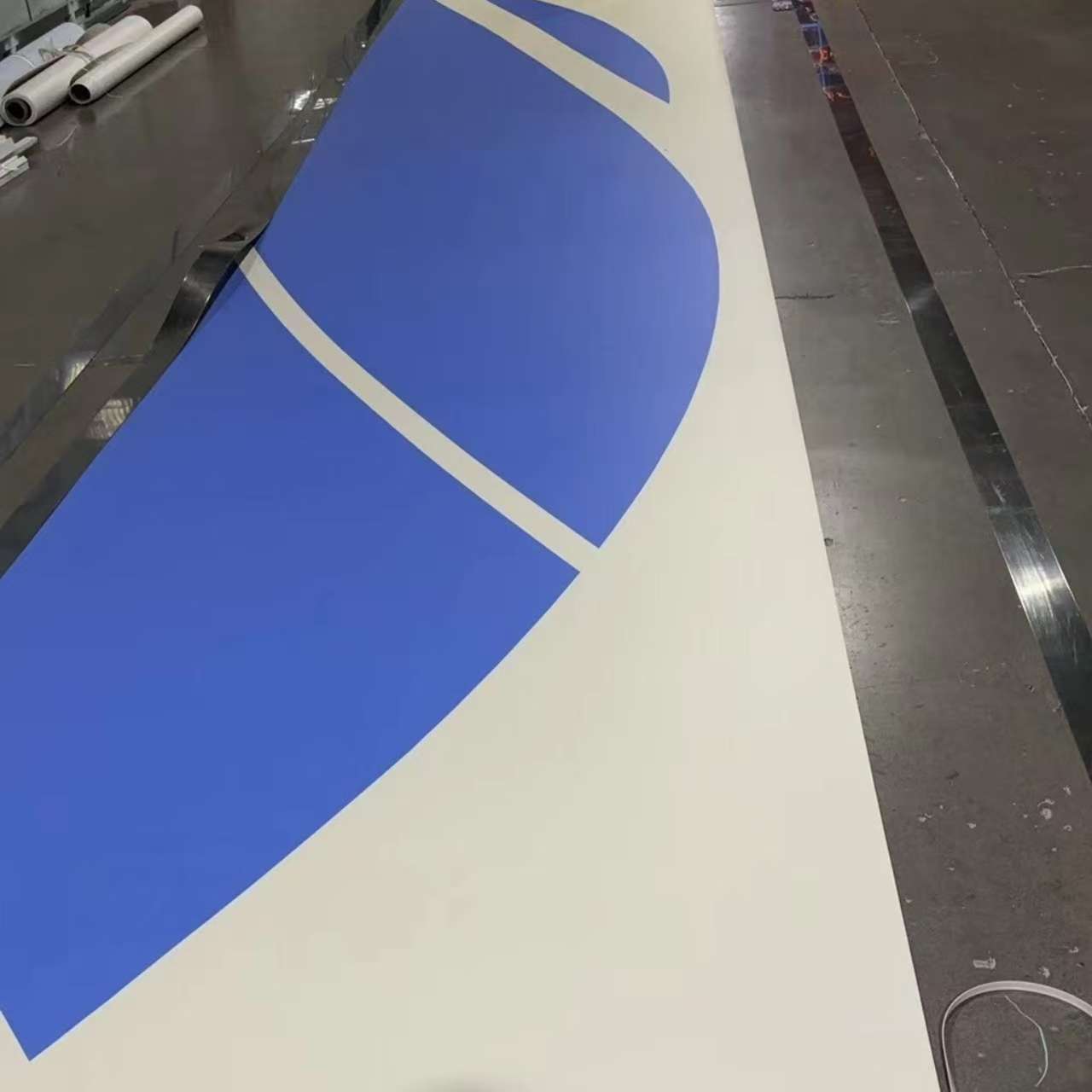 2 มม.หนาปรับแต่ง PVC สติกเกอร์ 2M กว้างกันน้ํา Anti-SLIP สติกเกอร์ชั้นโรงเรียน Shopping Mall กีฬานิทรรศการ