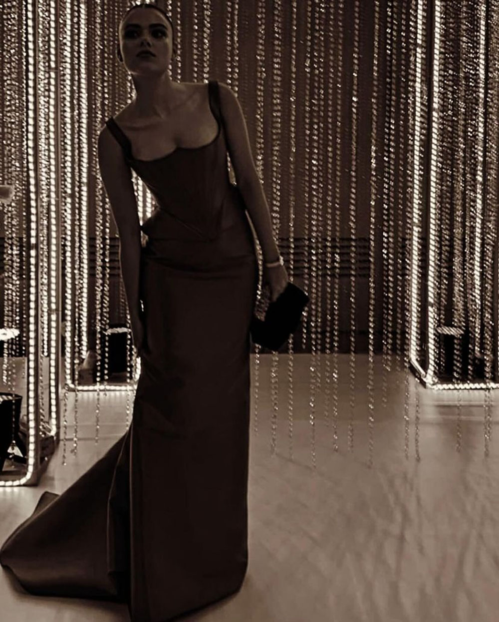 Msikoods エレガントなレッドウエディングドレス 2025 女性プリーツカスタマイズされたサテンアラビア結婚式の宴会のゲストドレスパーティーイブニングドレスガラ