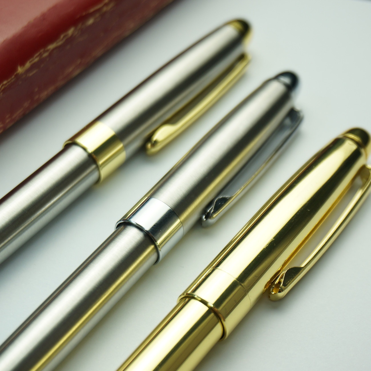 ปากกาลูกลื่นที่อยู่อาศัย Retractable Ball Point ปากกา Smooth Writing Roller Ball ปากกา Elegant ปากกาลายเซ็นปากกาของขวัญสําหรับผู้ชายผู้หญิง