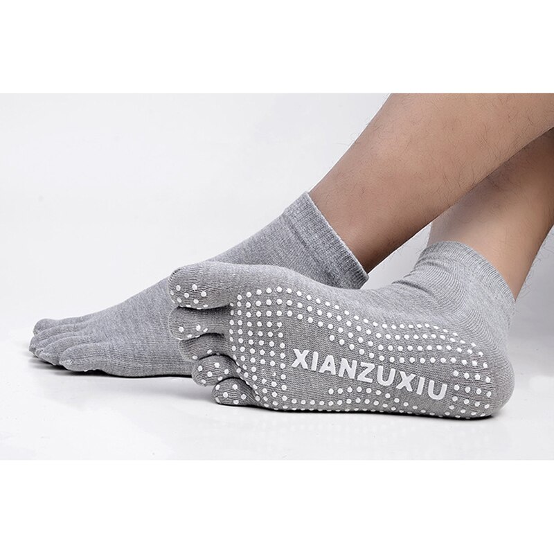 Calcetines de Pilates para hombre, venta al por mayor, calcetines de algodón transpirables antideslizantes para masaje y Yoga, calcetines deportivos de cinco dedos para YOGA, calcetines con 5 dedos