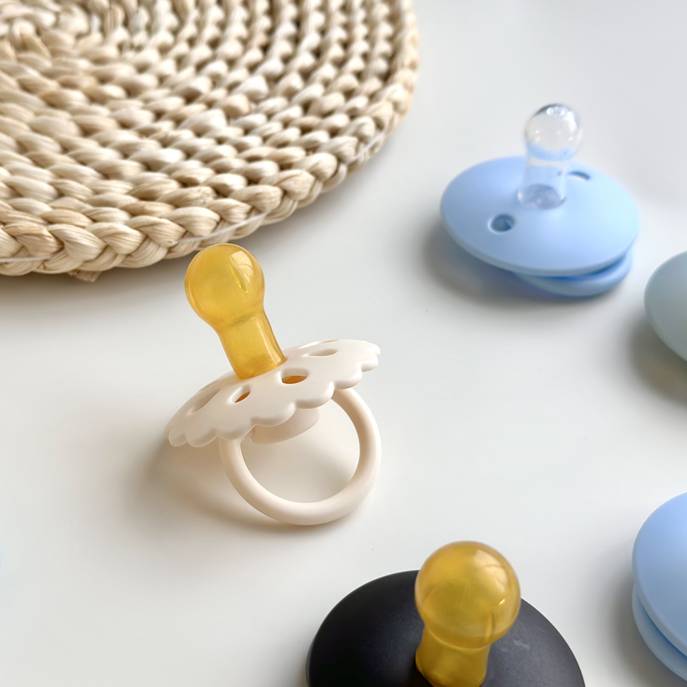Erduo Flower Baby Dummies Baby Soft Silicone Nipple Pacifiers for The Baby Sucking Newborn Things 0 to 6 Months Birth Accessorie