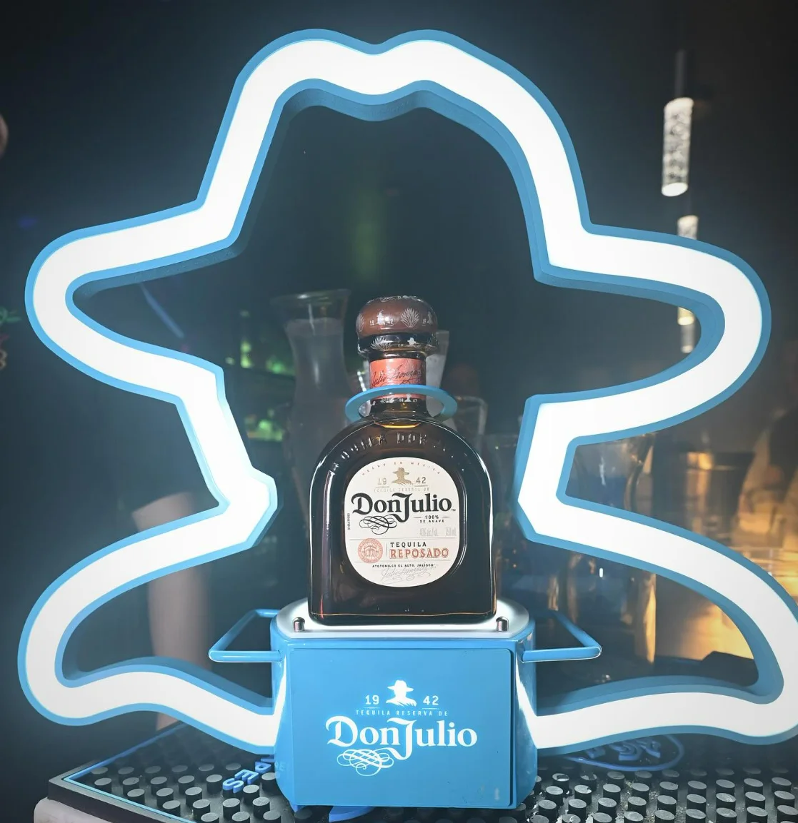 Don julio levou garrafa apresentador