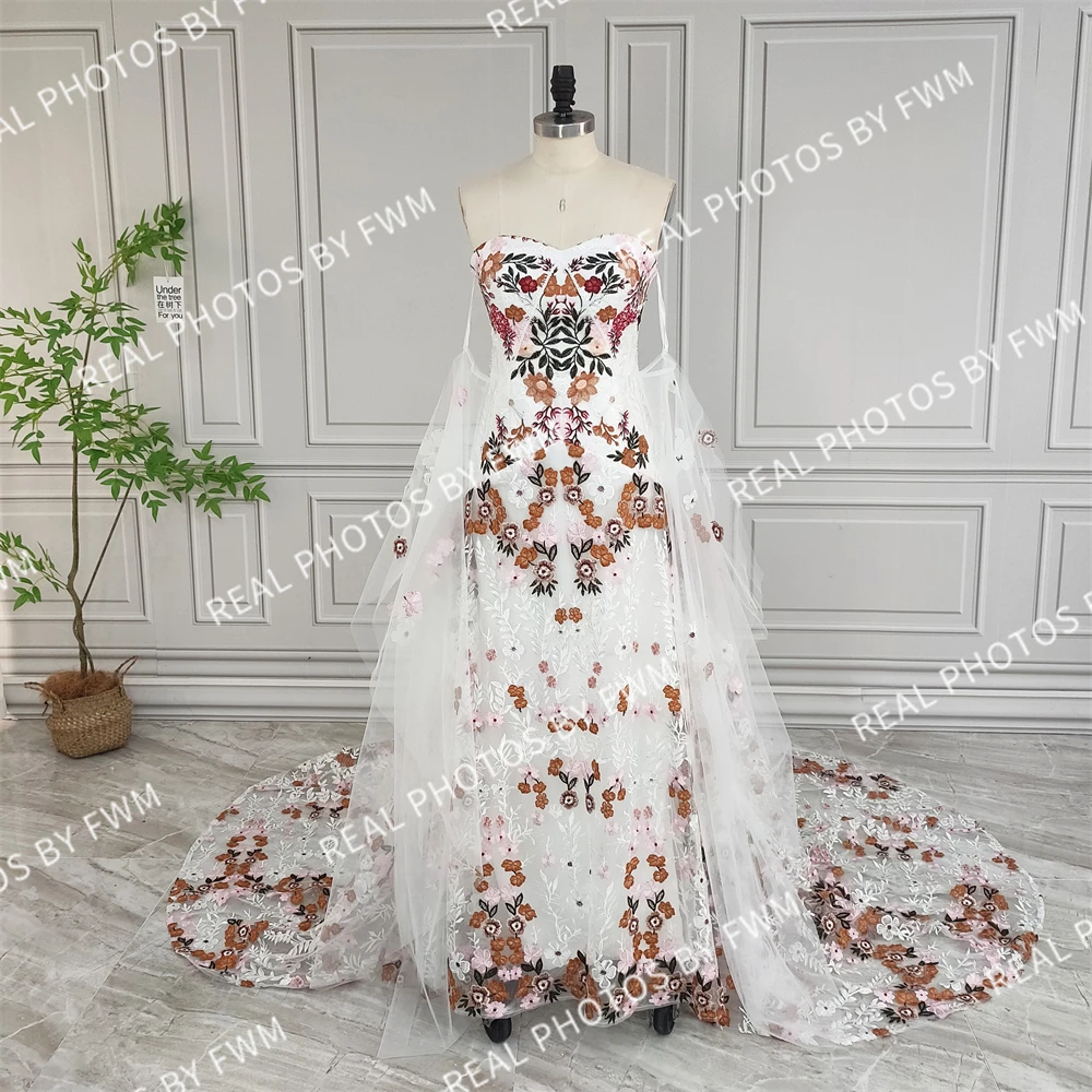 女性のための自由奔放に生きるスタイルのウェディングドレス,花柄の刺繍が施されたレースのウェディングドレス,ストラップレス,ローバック,カスタム,20058 #,実際の写真,2024