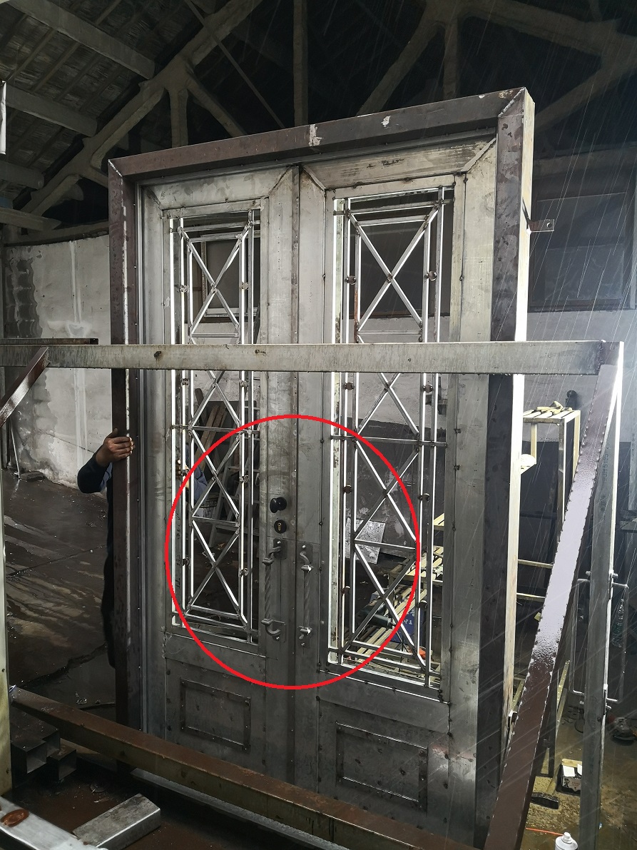 Puerta de Hierro forjado de vidrio bajo e