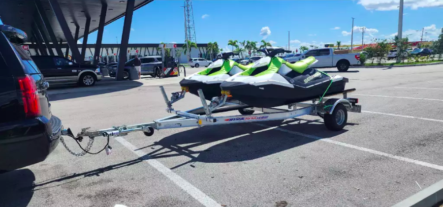 Sea-Doo Two Seater Personal Watercraft SPARK TRIXX 3-UP ROTAX 900 H.O. ACE IBR & SOUND SYSTEM