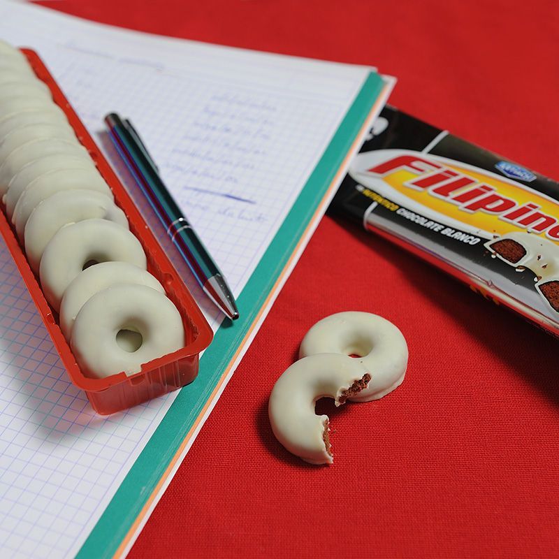 Chocolate Crocante Branco Passivo, Biscoito Mergulhado, Caixa com 15 Peças de 75 gramas, Ideal para Going Anywhere