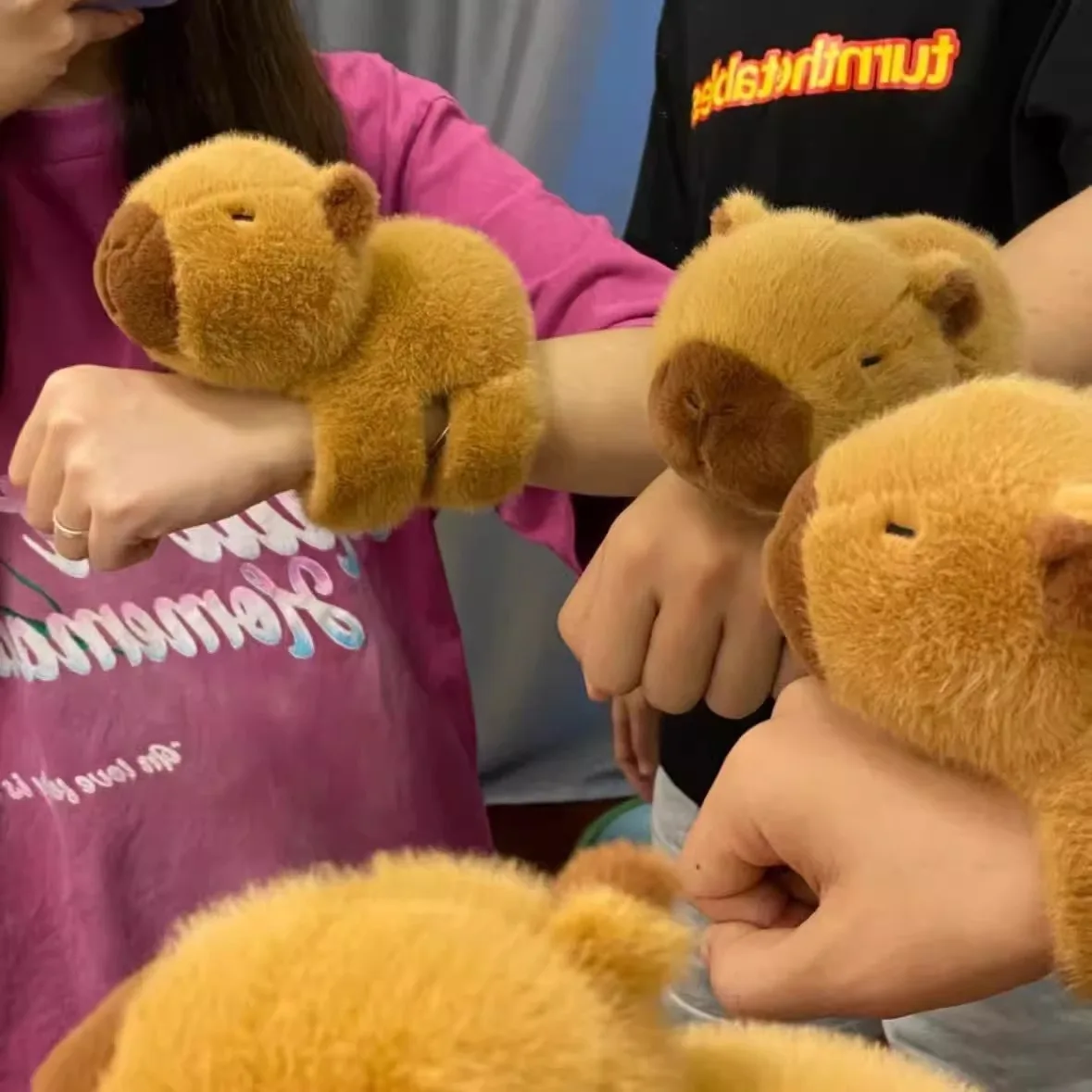 ใหม่น่ารัก Kawaii Capybara สัตว์ Slap Snap Wrap สายรัดข้อมือสร้อยข้อมือ Capybara Plush Hand แหวนสายรัดข้อมือของเล่นเด็กวันเกิด