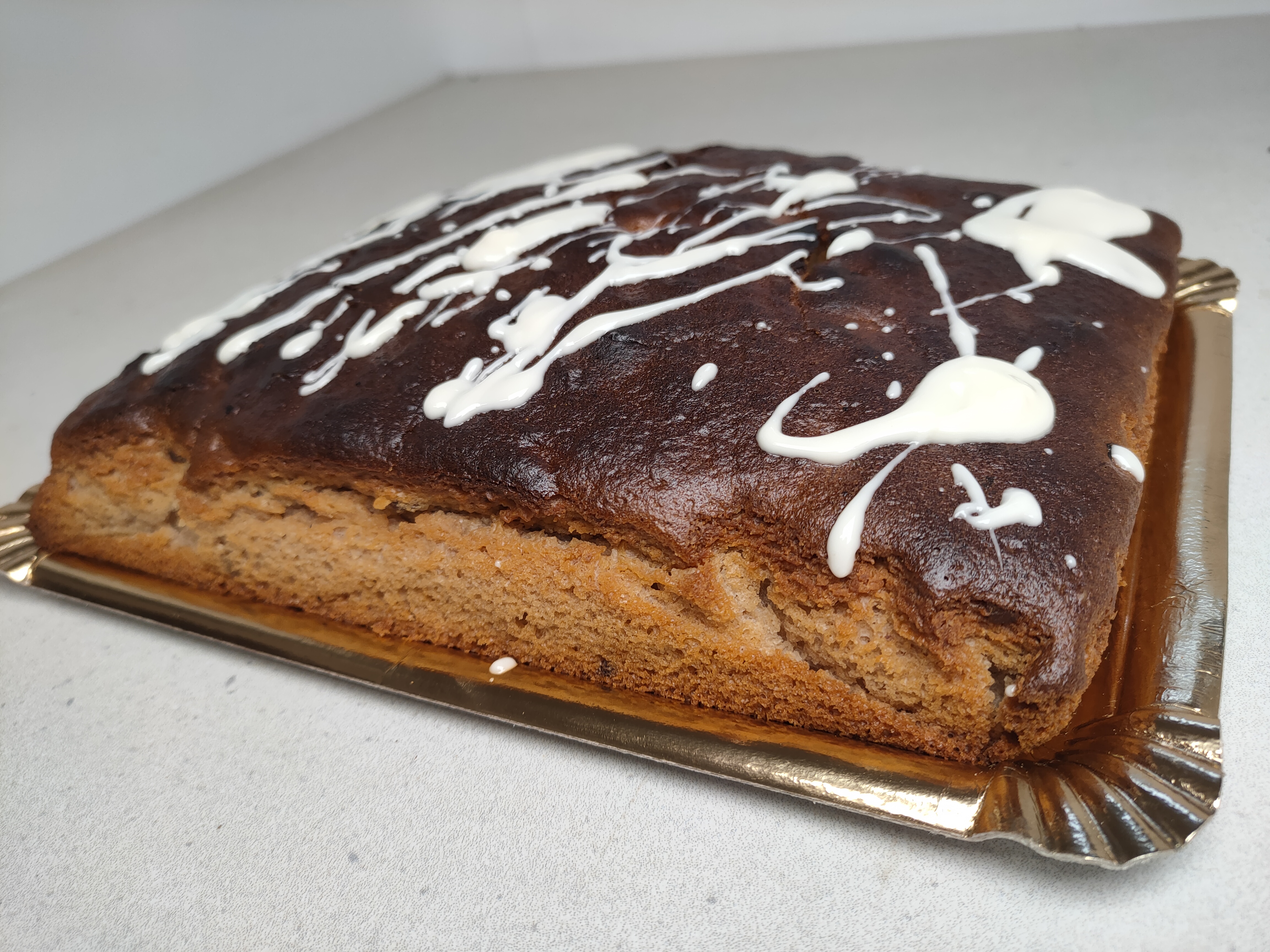 Panvivo. Bizcocho de nueces y pasas 0,900 kg. Recién hecho. Sin conservantes.