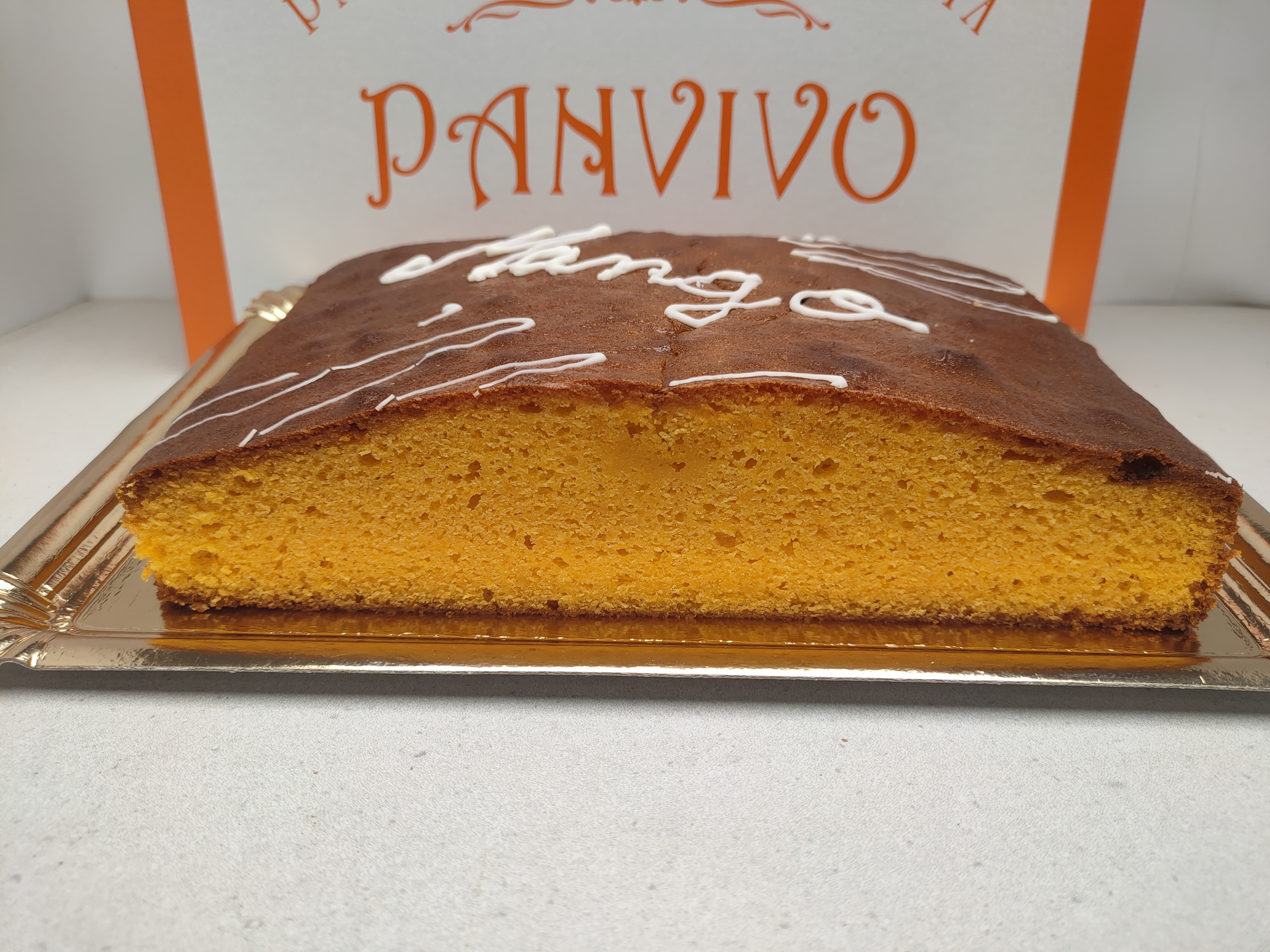 Panvivo. Bizcocho de Mango. Aprox. 0.950 kg. Recién hecho. Sin grasas Trans. Sin conservantes.