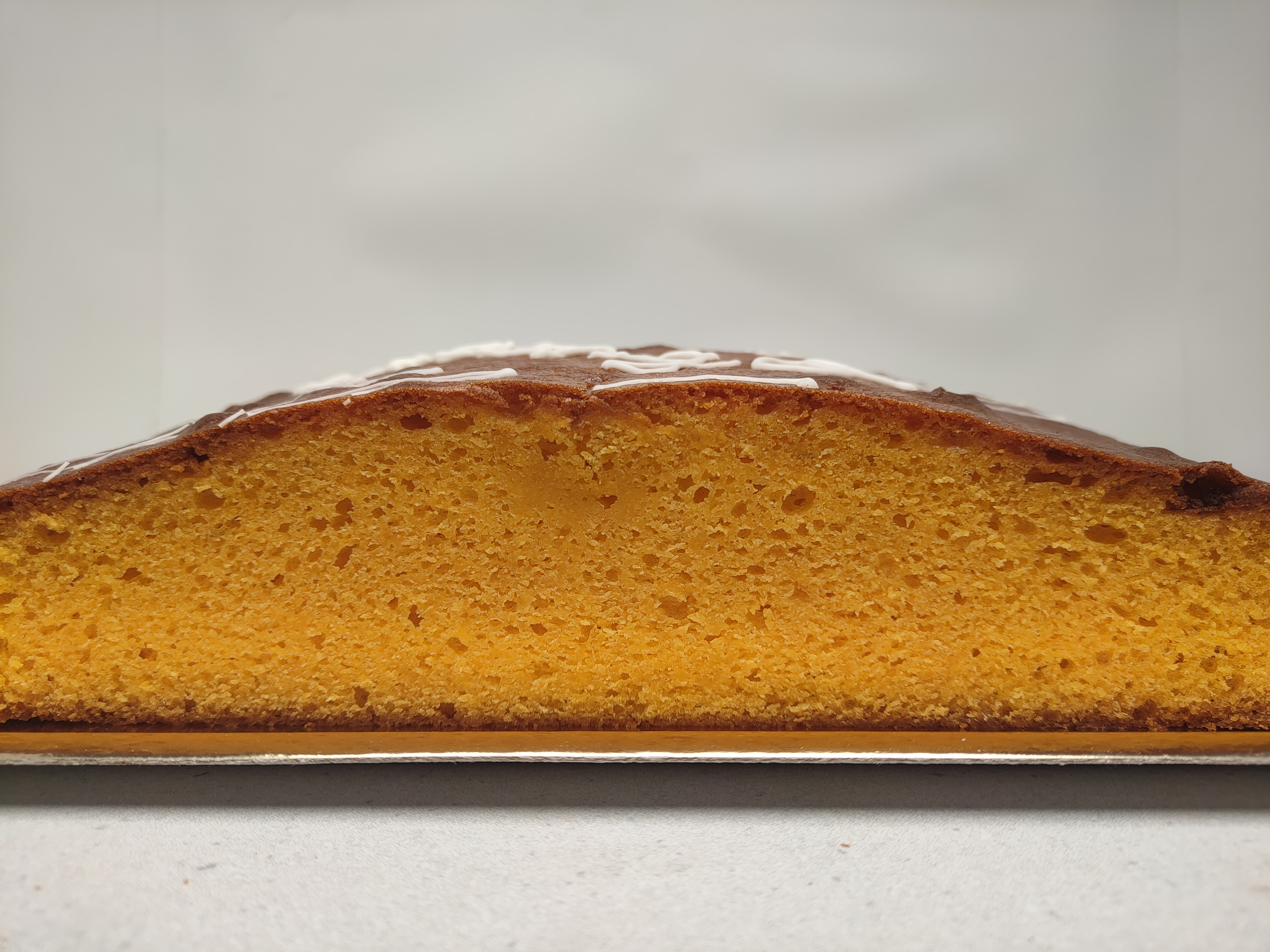 Panvivo. Bizcocho de Mango. Aprox. 0.950 kg. Recién hecho. Sin grasas Trans. Sin conservantes.