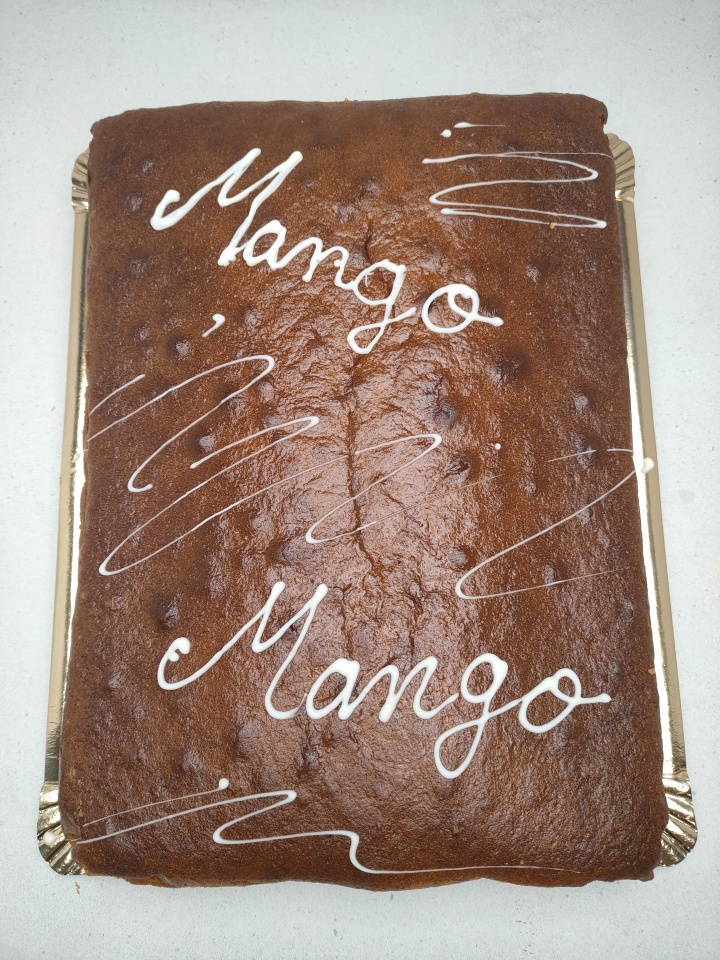 Panvivo. Bizcocho de Mango. Aprox. 0.950 kg. Recién hecho. Sin grasas Trans. Sin conservantes.