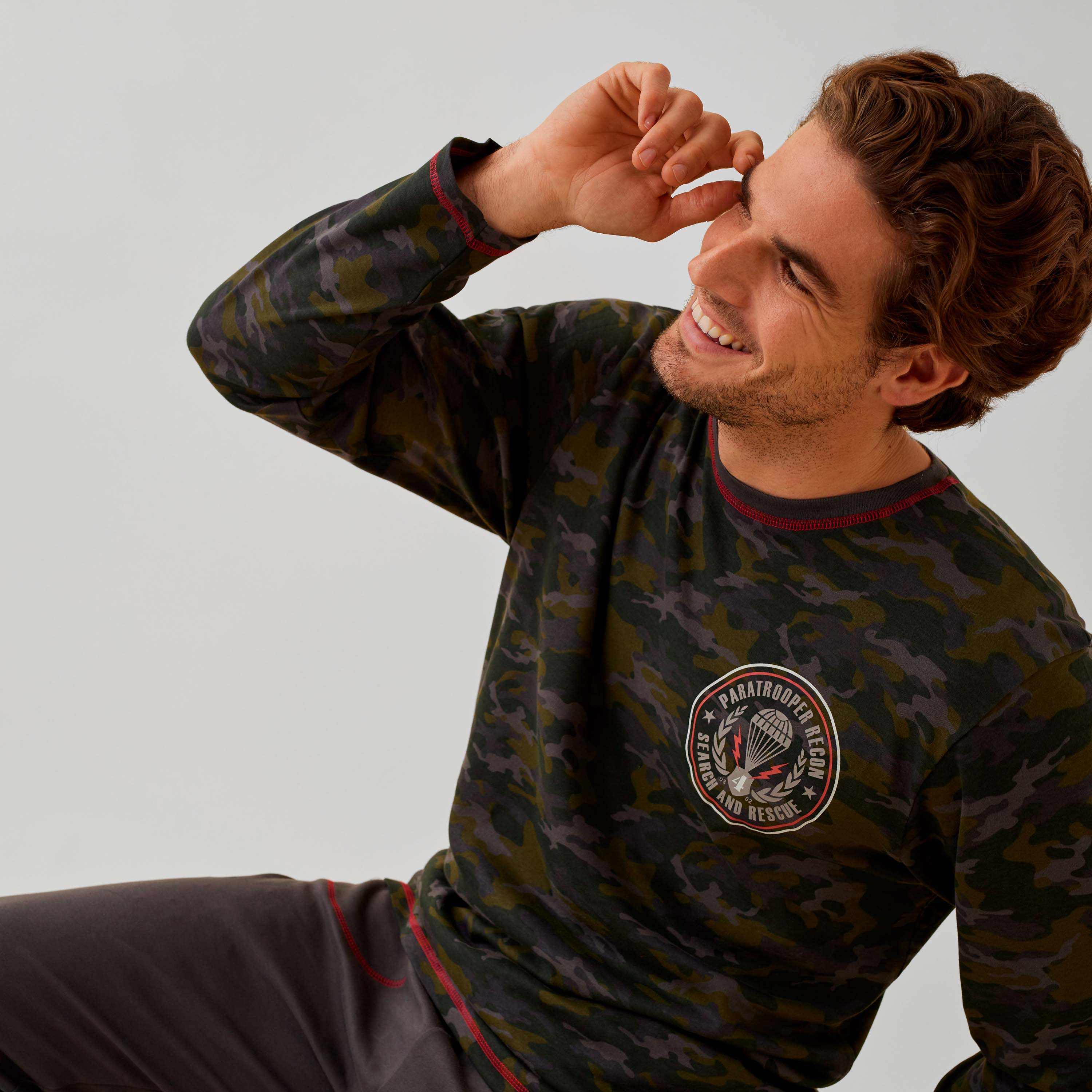 Pijama hombre invierno 3 piezas DB Creaciones de camiseta larga con bata peluda con cremallera con pantalón largo con puño