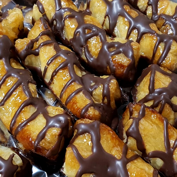 Lazos de Jesus - Lazos de Chocolate - Lazos Blancos - Lazos Cebra - GRANEL - Cajas de 2 Kilos aprox.