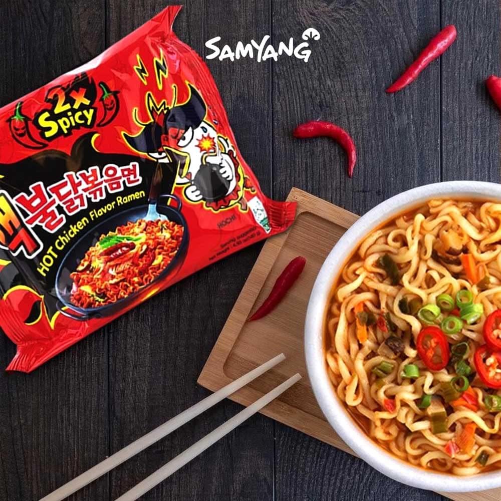 Surtido de 5 Ramen Sabores Variados y 2 Palillos de Bambú WikiMark. Incluye, Nongshim Shin Ramyun Noodle Soup, Samyang Hot Chicken, Samyang 2x Spicy, Samyang Noodles Carbonara y Samyang Queso.