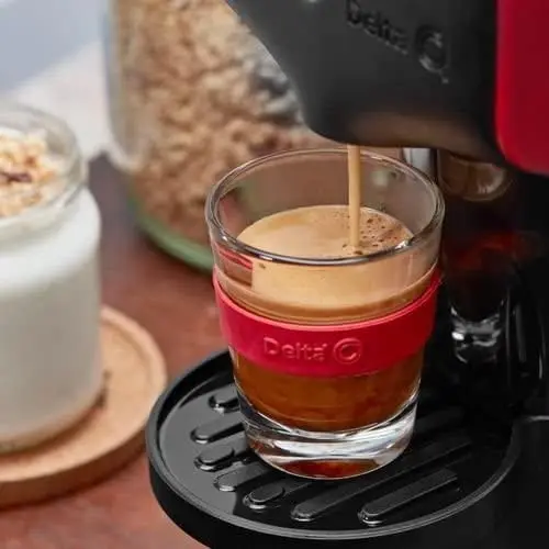Delta Q - Cápsulas de Café Molido MYTHIQ - Delta Q -  Espresso Intenso con Notas de Cacao, Chocolate, Nueces Tostadas - Molido Natural - 80 Cápsulas