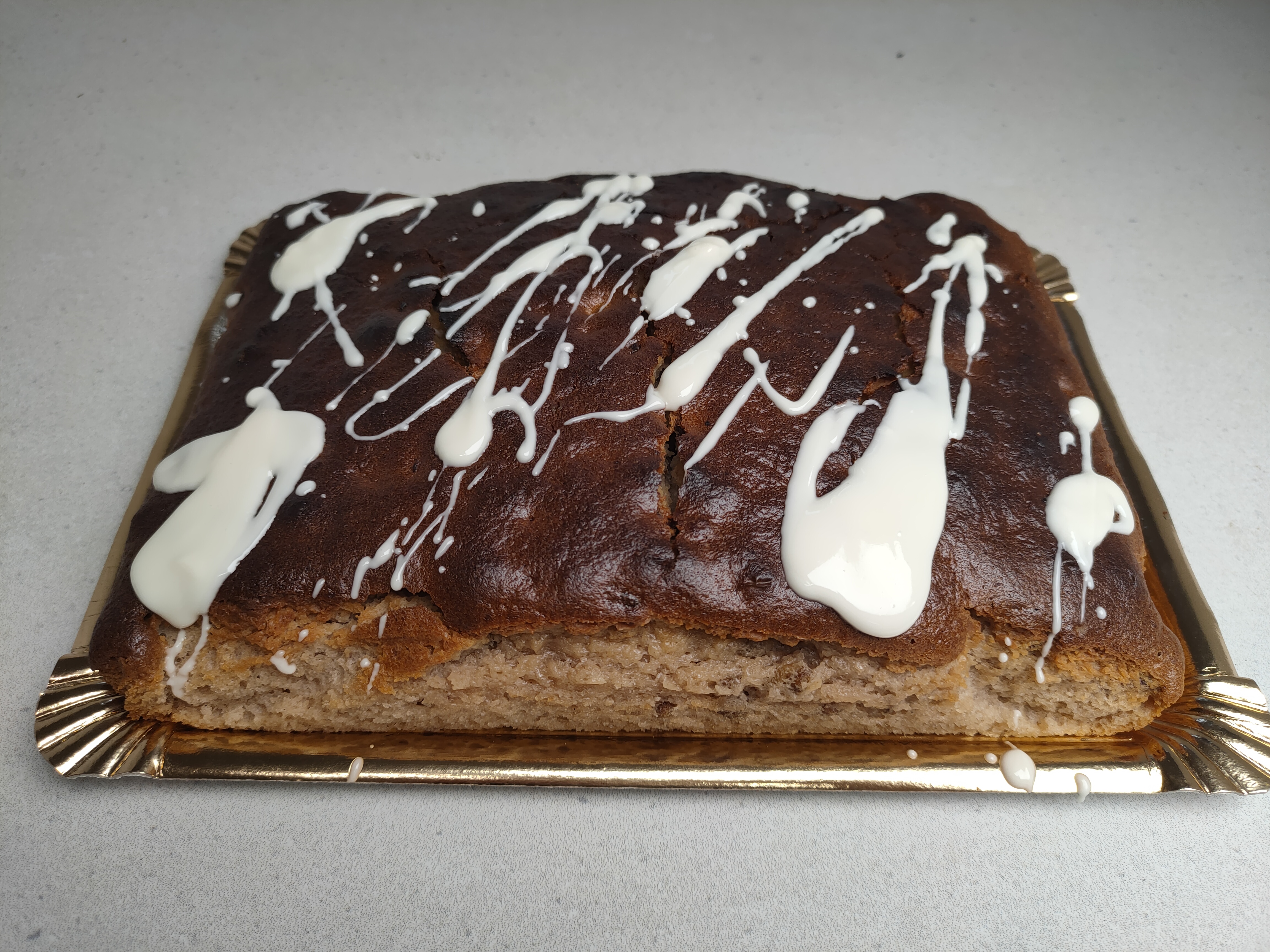 Panvivo. Bizcocho de nueces y pasas 0,900 kg. Recién hecho. Sin conservantes.