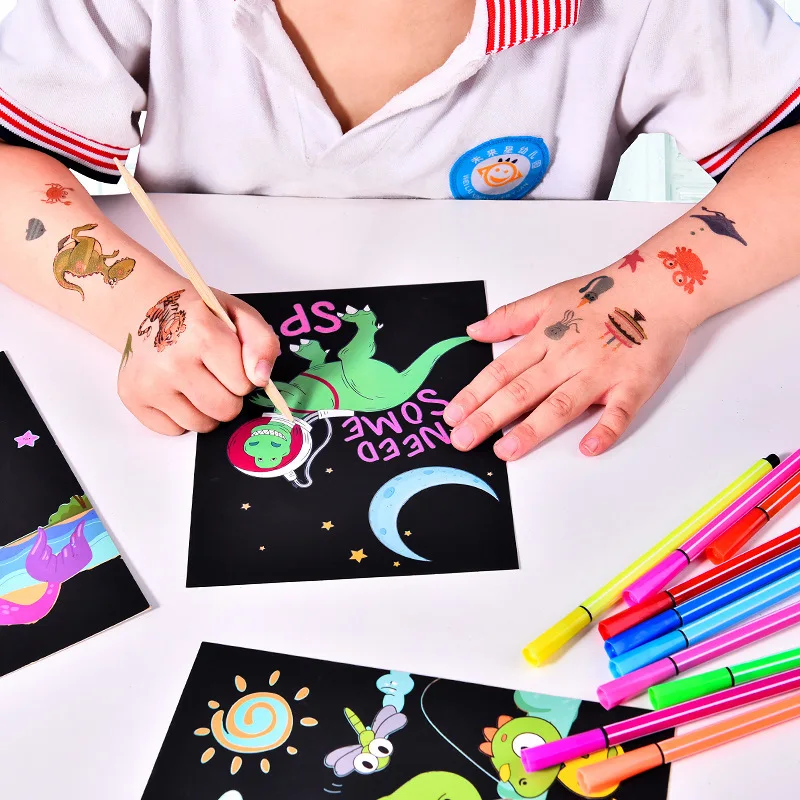 9 ชิ้น Magic Rainbow สี Scratch Art ภาพวาดกระดาษการ์ดชุดการ์ตูนไดโนเสาร์ Unicorn Drawing Board เด็ก DIY ของเล่นเพื่อการศึกษา