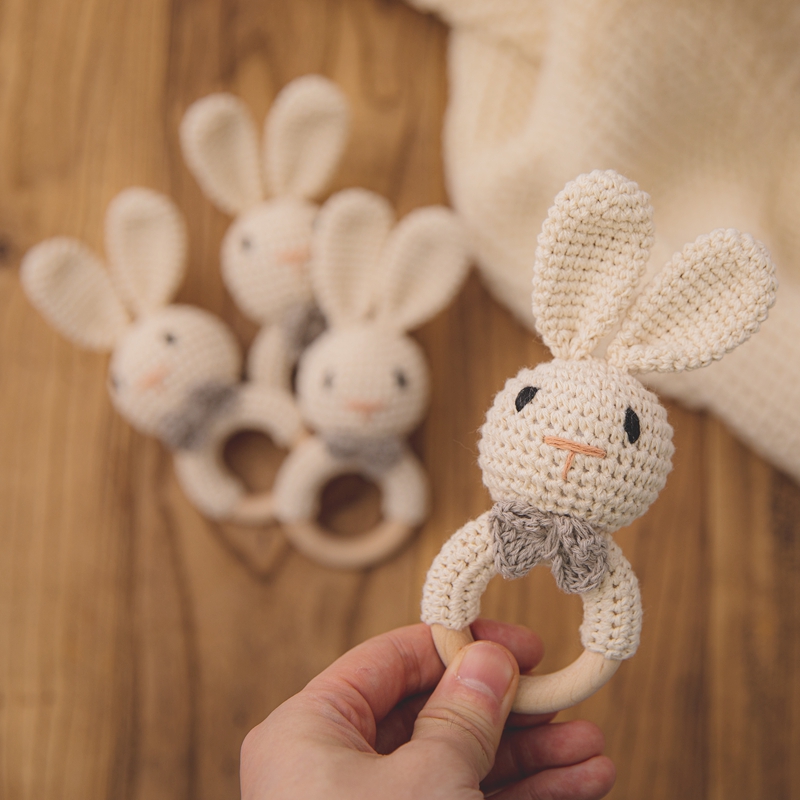 1PC 아기 Ratter 장난감 신생아 Amigurumi Teether 나무 Teether 크로 셰 뜨개질 동물 BPA 무료 딸랑이 장난감 아기 딸랑이 신생아를위한 선물