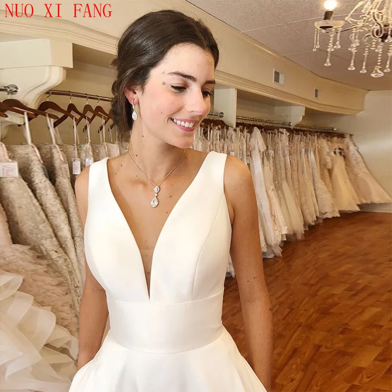 Abiti da sposa eleganti a trapezio personalizzati con scollo a V bianco avorio semplici abiti da sposa in raso con lacci sul retro abiti da sposa