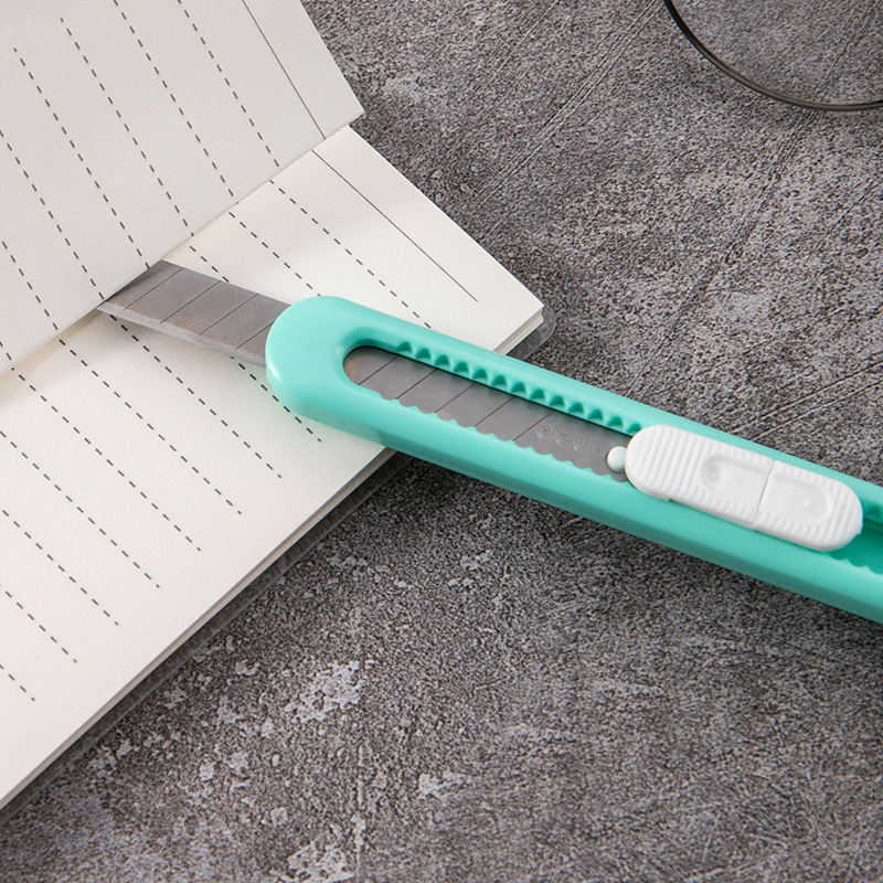 Zufällige Candy Color Mini tragbares Allzweckmesser Papierschneider Schneiden von Papier Büromaterial