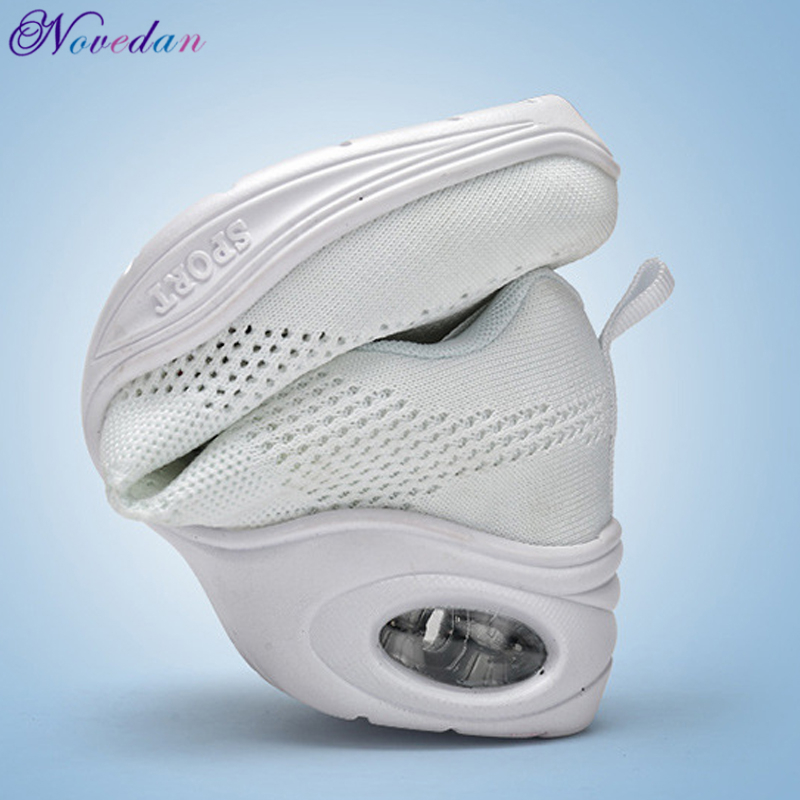 Frauen Atmungsaktive Air Mesh Square Dance Schuhe Jazz Schuhe Mädchen Rot Weiß Schwarz Air Kissen Weichen Boden Tanz Turnschuhe