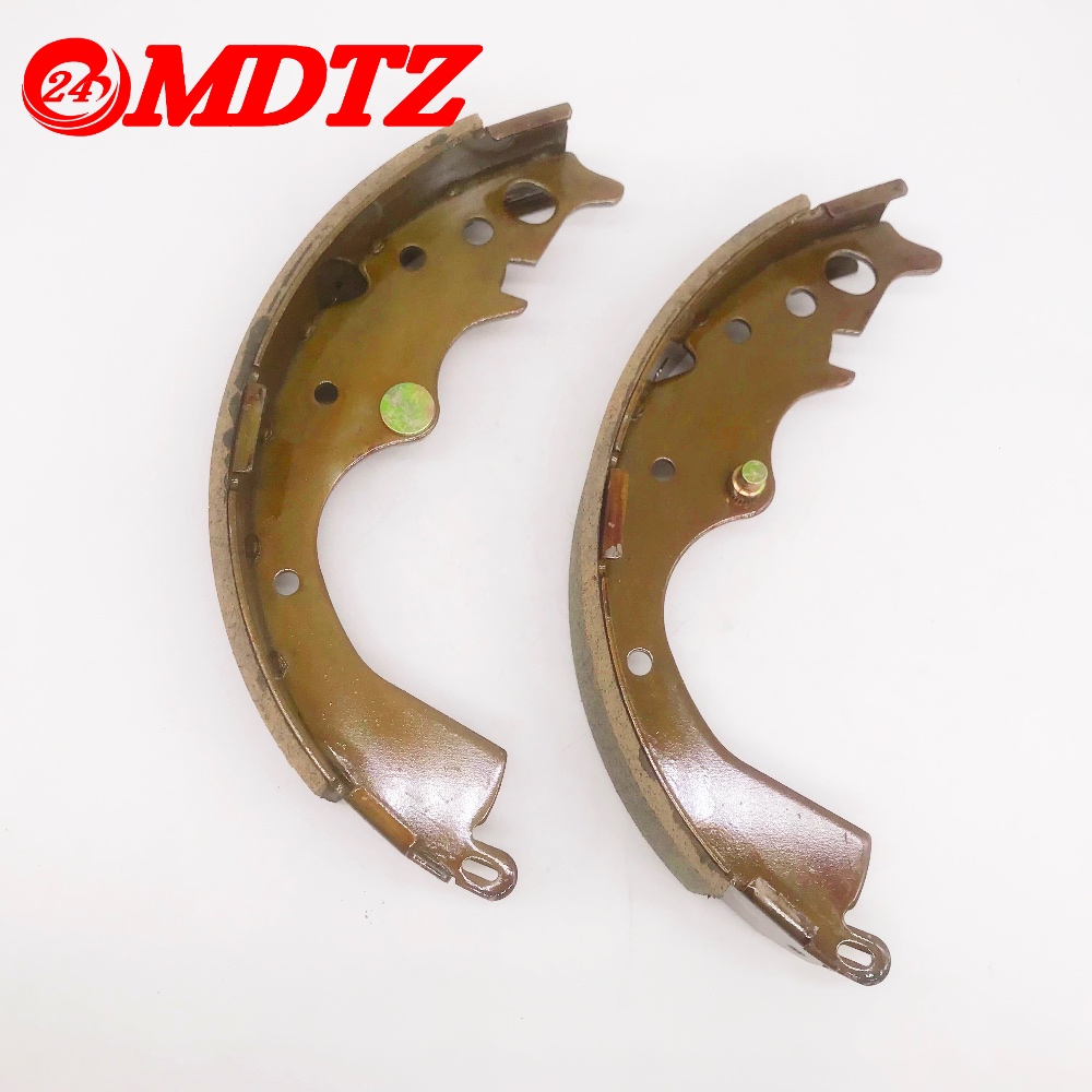 Sepatu Rem Otomotif Berkualitas Tinggi untuk TOYOTA HIACE TACOMA TRH223 KDH222 2004-2020