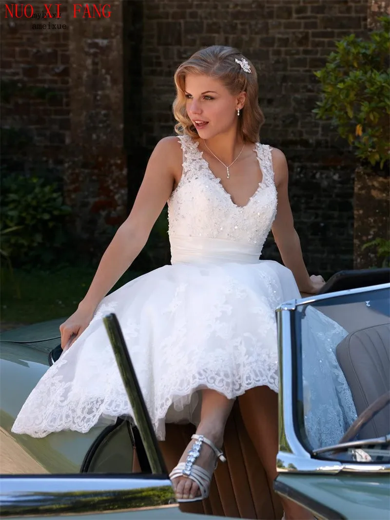 Abiti da sposa a trapezio in rilievo con scollo a V personalizzati Abiti da sposa corti lunghezza tè vestido de novia robe de mariée
