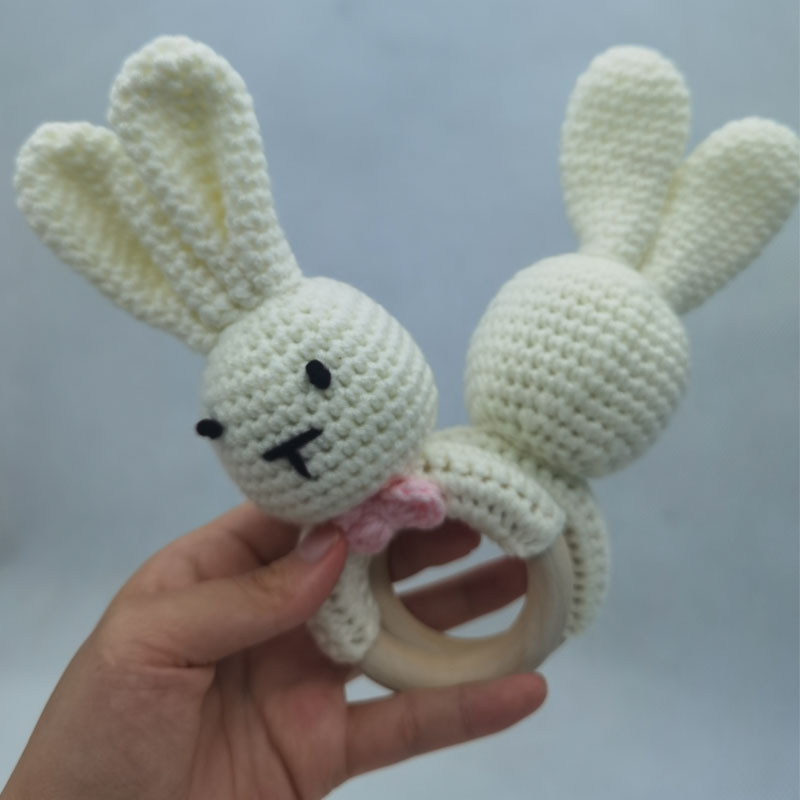 1 個ベビーおしゃぶりガラガラおもちゃウサギかぎ針編み木製歯が生えるリングベビーおしゃぶりベッドぶら下げおもちゃベビー用品 DIY 工芸品