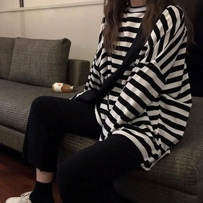 春秋の女性原宿ストライプ Tシャツ長袖 O ネック Tシャツオル韓国カジュアル Tシャツファム黒トップス
