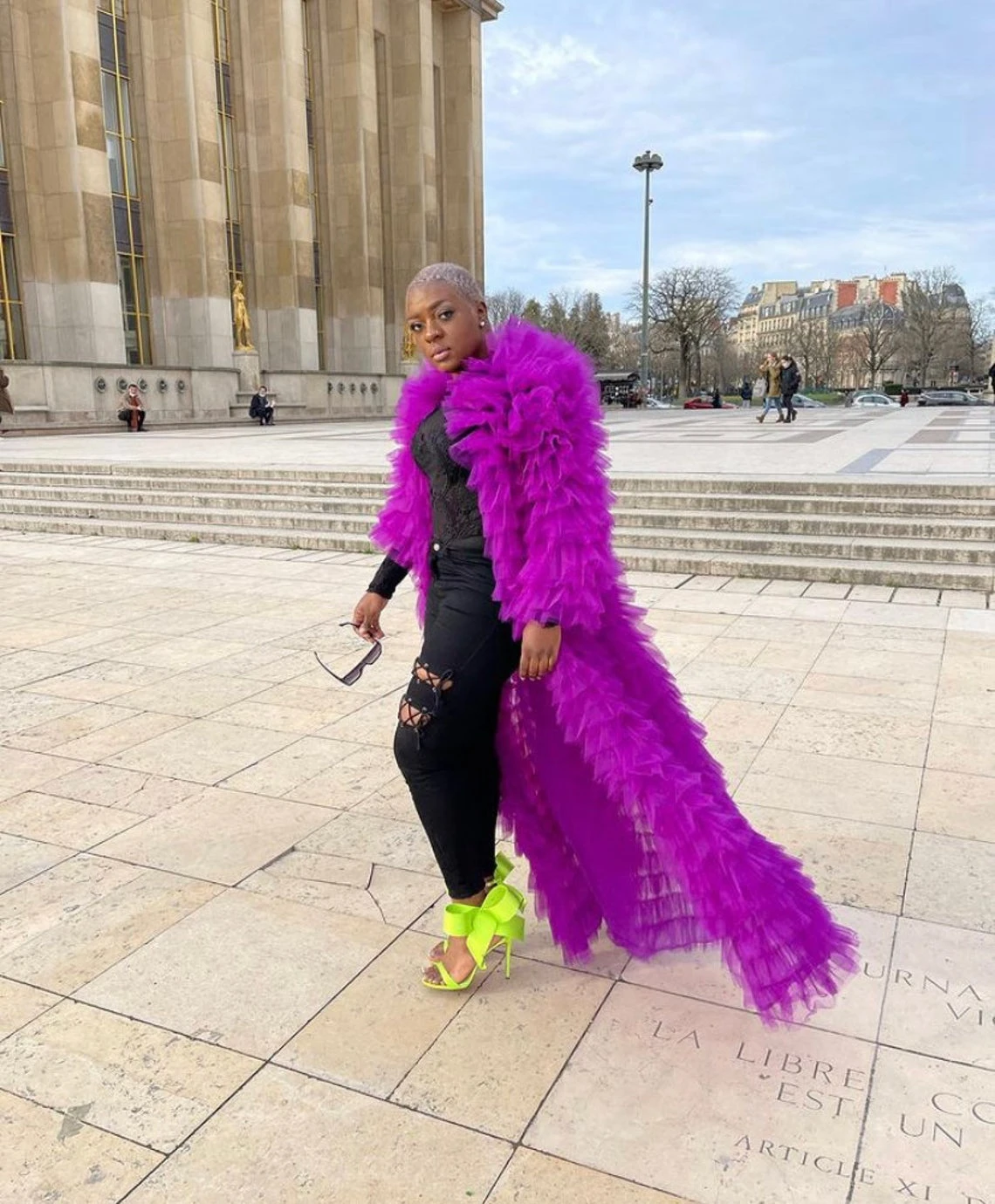 แฟชั่น Tulle เสื้อแขนยาว Custom Made Plus ขนาดพิเศษ Puffy Reffules สีม่วง Tulle ถ่ายภาพกว่าชุด