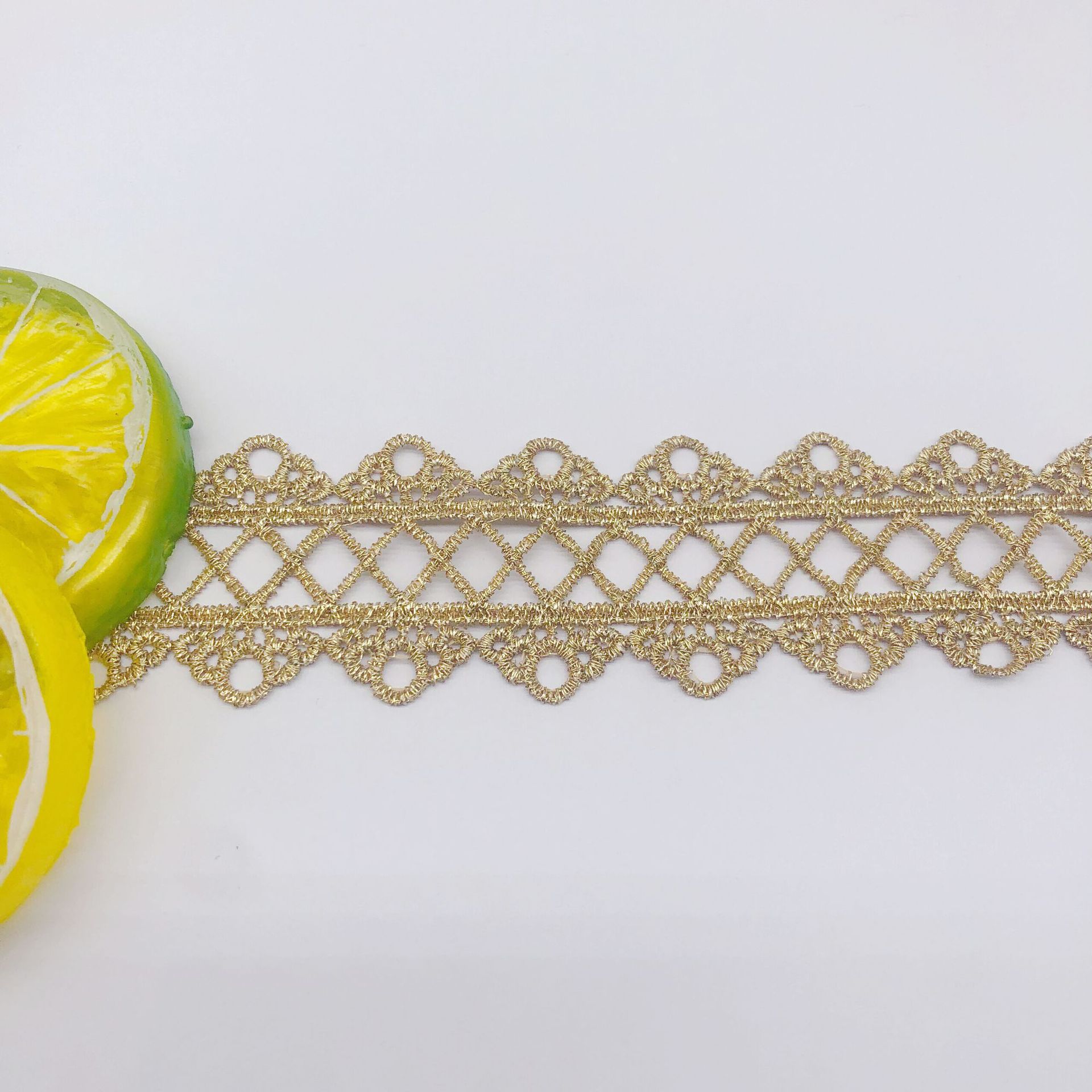 女性のための装飾的なレースのウェディングドレス,5ヤード,ゴールド糸,水溶性の刺embroidery,装飾品,衣類のアクセサリー