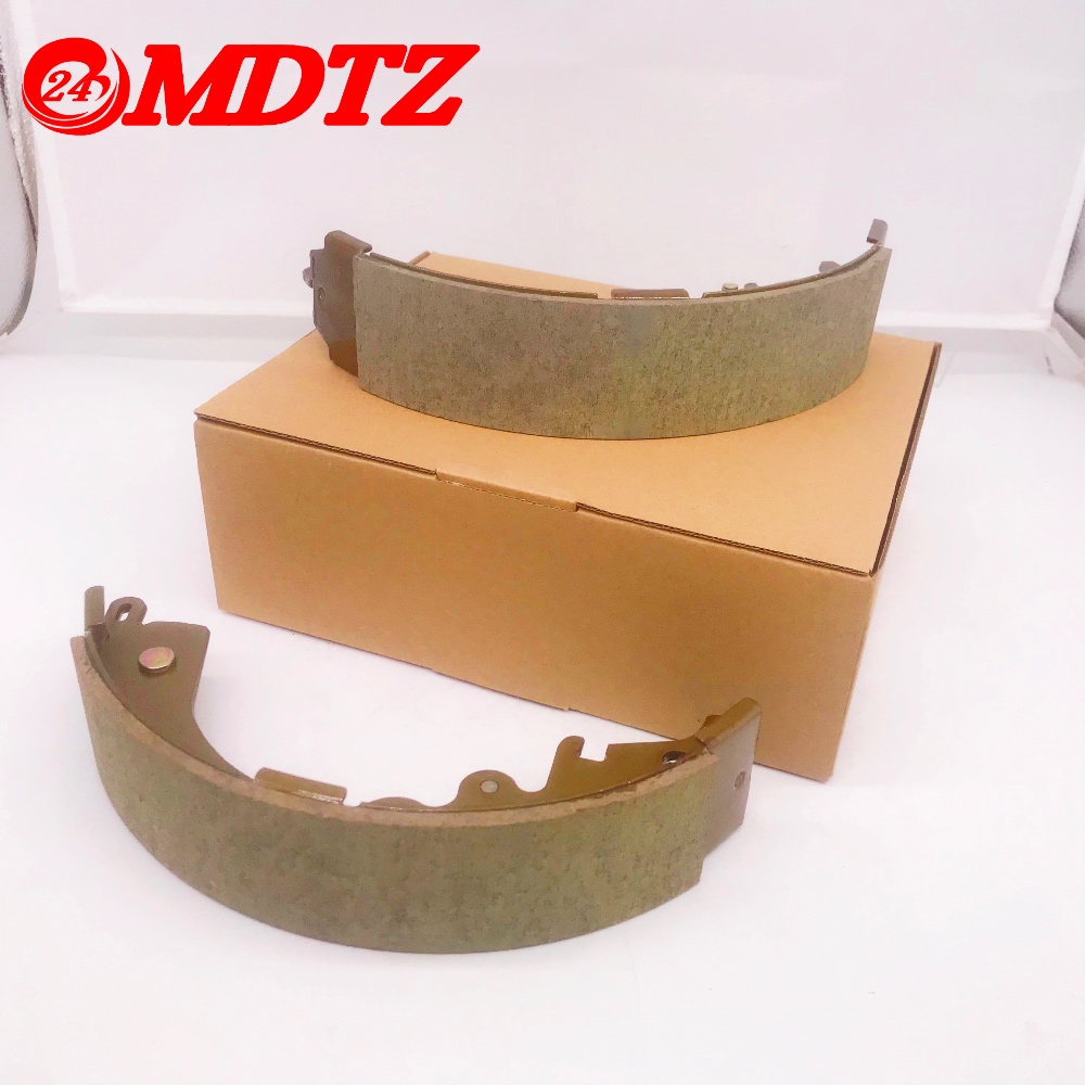 Sepatu Rem Otomotif Berkualitas Tinggi untuk TOYOTA HIACE TACOMA TRH223 KDH222 2004-2020
