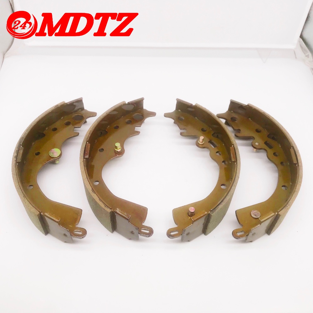 Sepatu Rem Otomotif Berkualitas Tinggi untuk TOYOTA HIACE TACOMA TRH223 KDH222 2004-2020