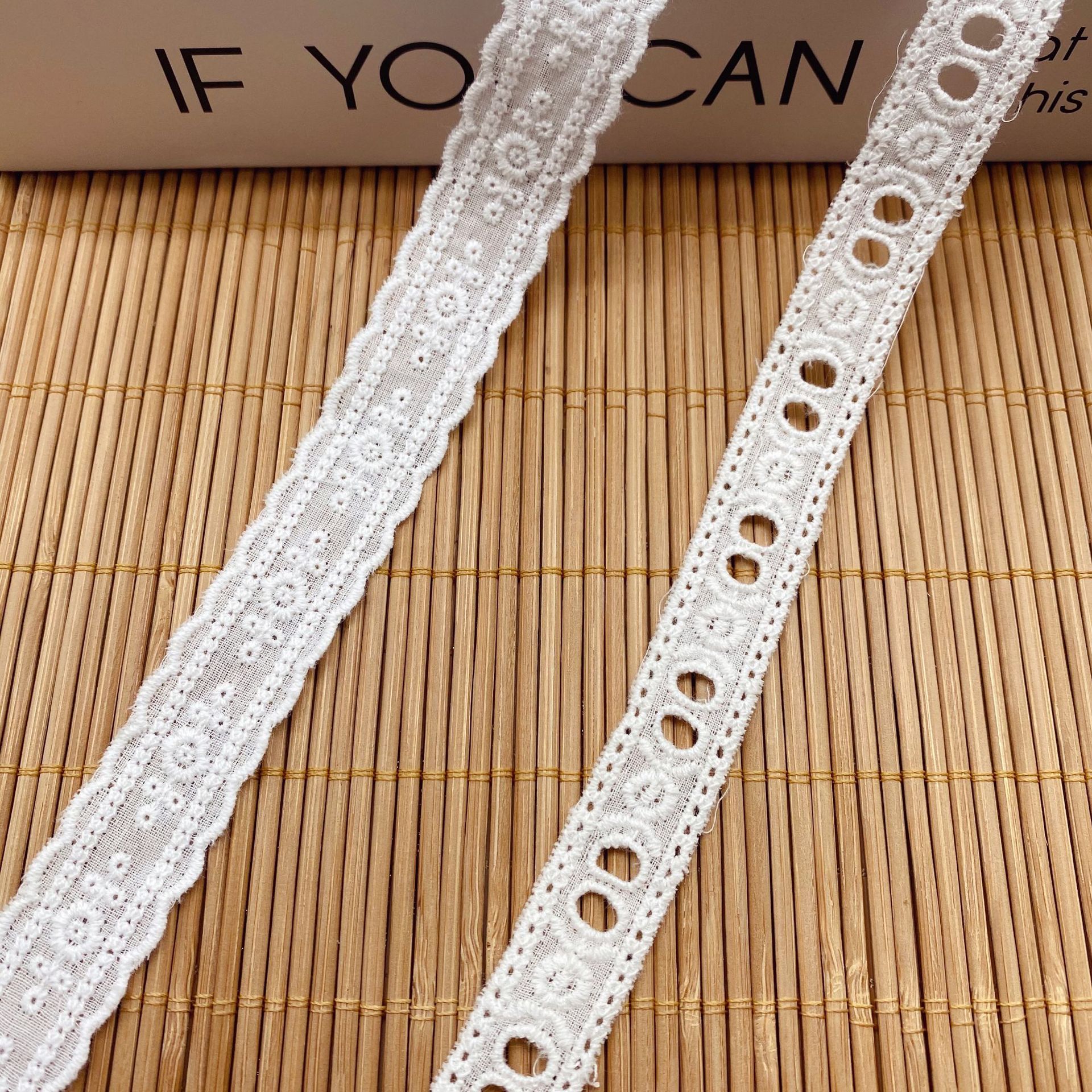 5 Yards/Lot Weiße Baumwolle Bestickte Spitzenbesatz Bänder Stoff DIY Handarbeit Handwerk Kleidung Nähzubehör Zubehör