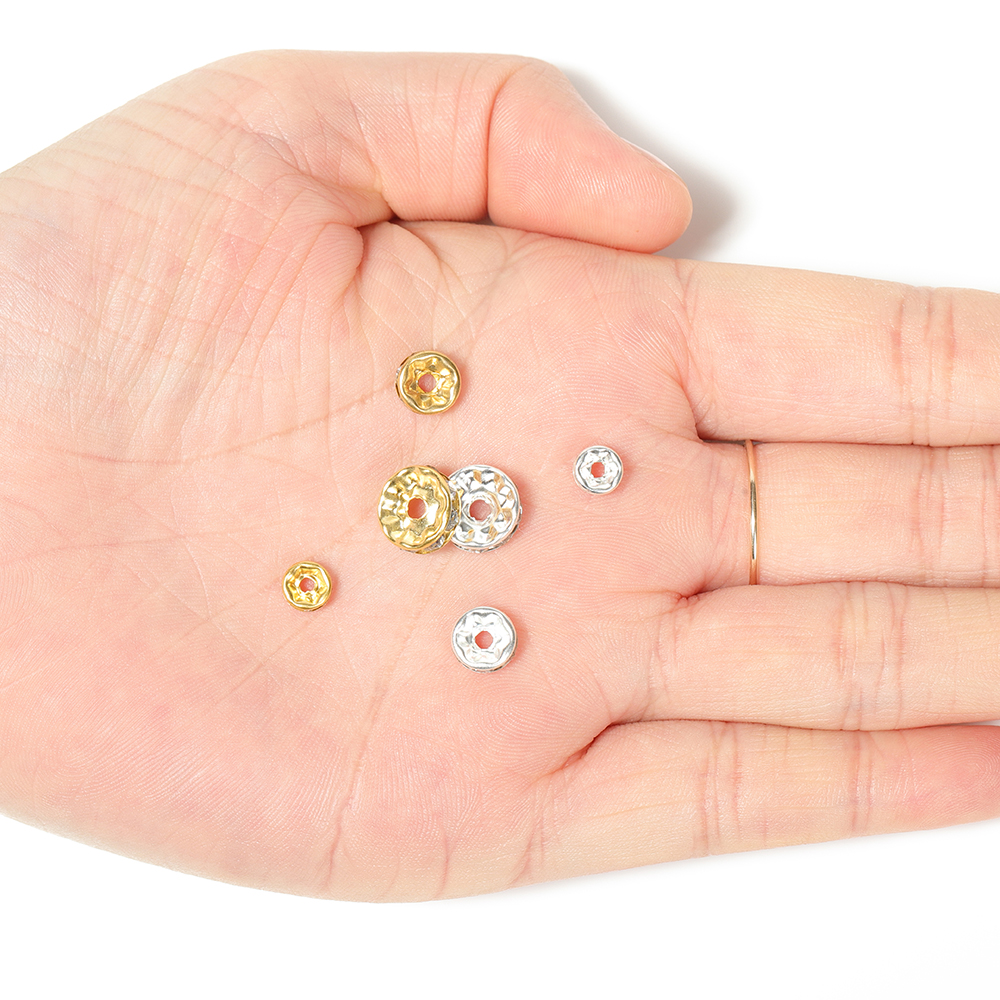 100pcs 4/6/8 / 10mmゴールドシルバーラインストーンロンデルクリスタルビーズラウンドルーススペーサービーズジュエリー作りDIYアクセサリー