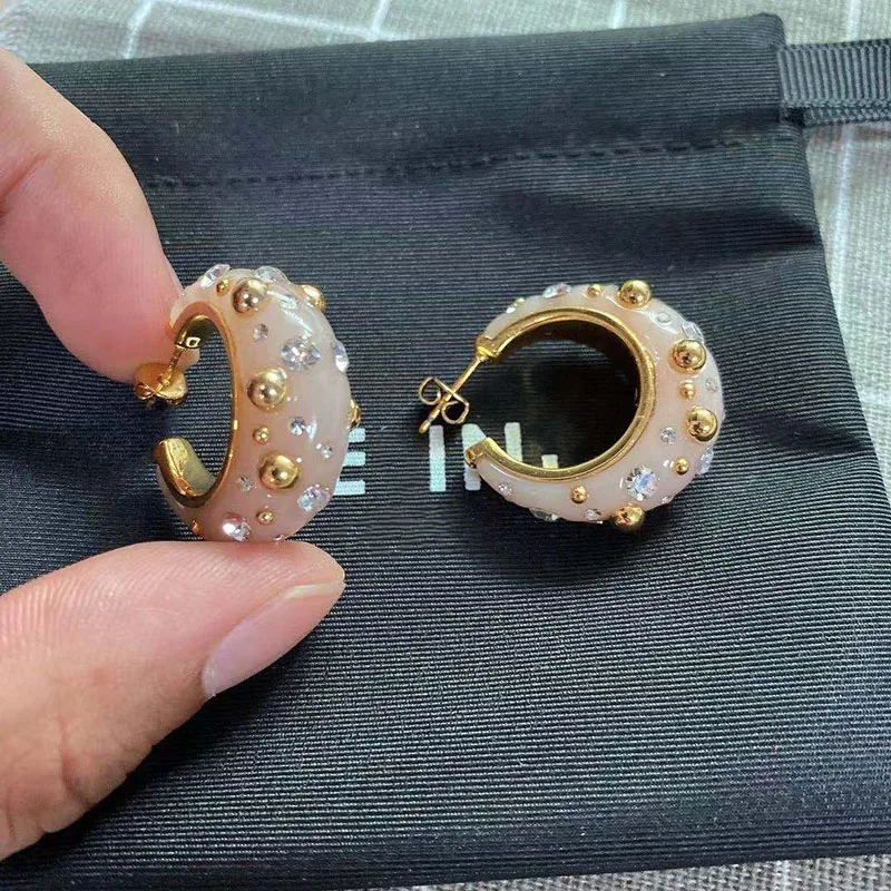 Anting-anting lingkar Chunky Resin perhiasan Dupl desainer merek mewah tebal manik-manik emas wanita anting-anting Hoop Chunky