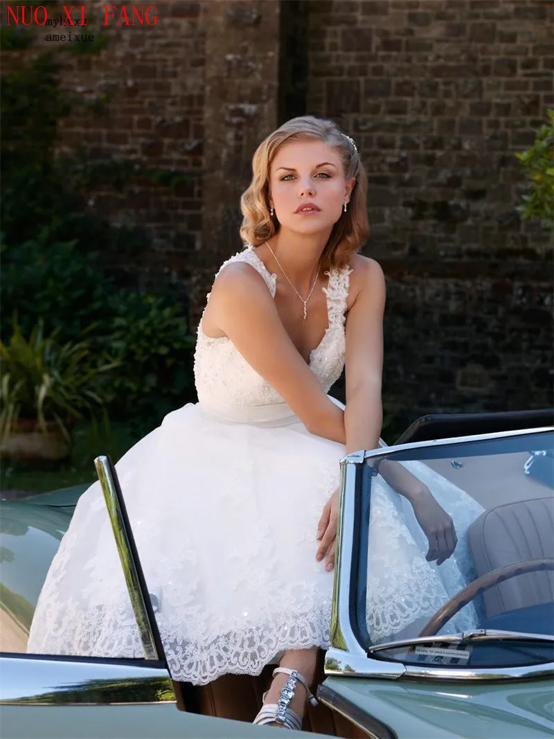 Abiti da sposa a trapezio in rilievo con scollo a V personalizzati Abiti da sposa corti lunghezza tè vestido de novia robe de mariée