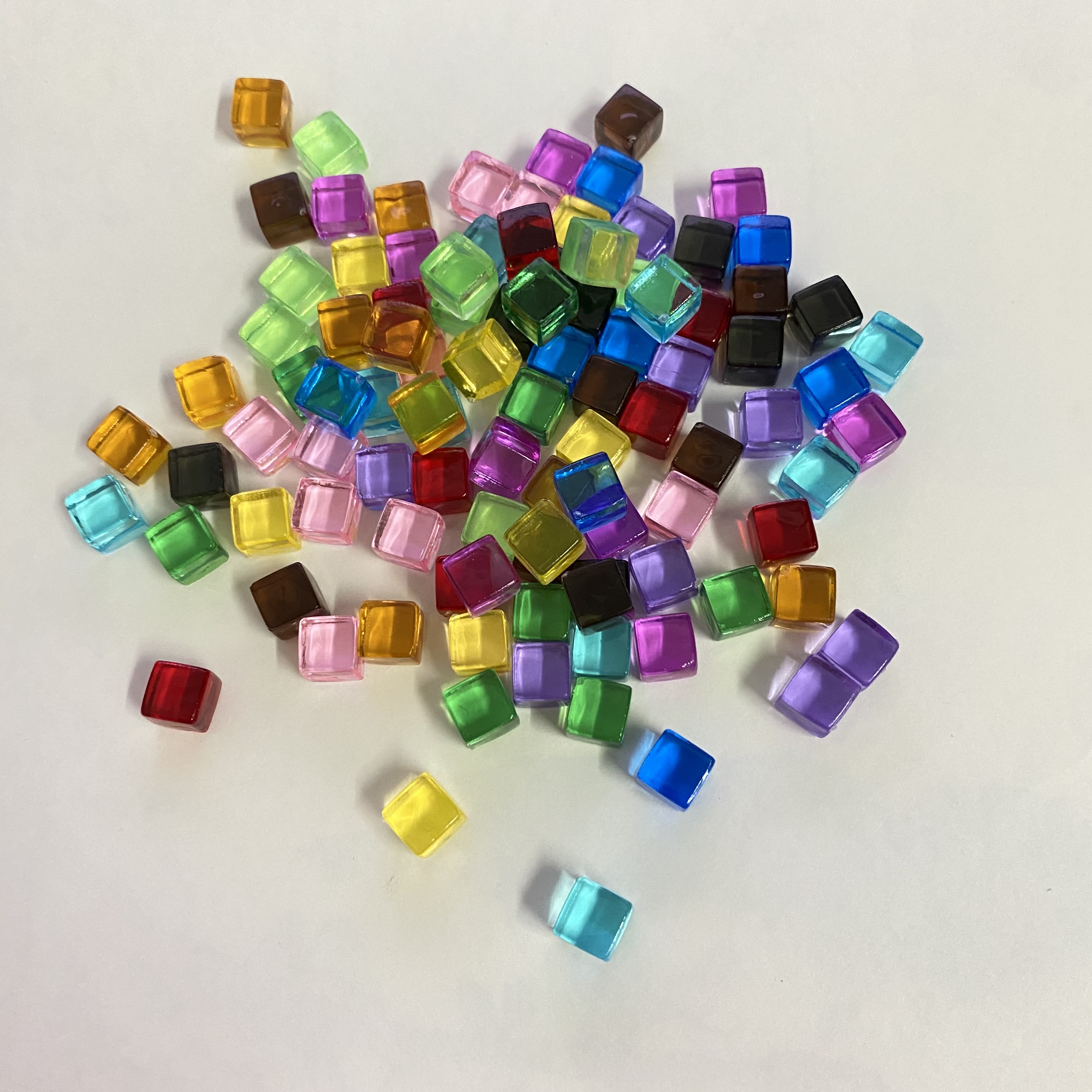 50 pçs/set 8mm cubo claro colorido canto quadrado transparente dados peça de xadrez ângulo direito para jogo de tabuleiro