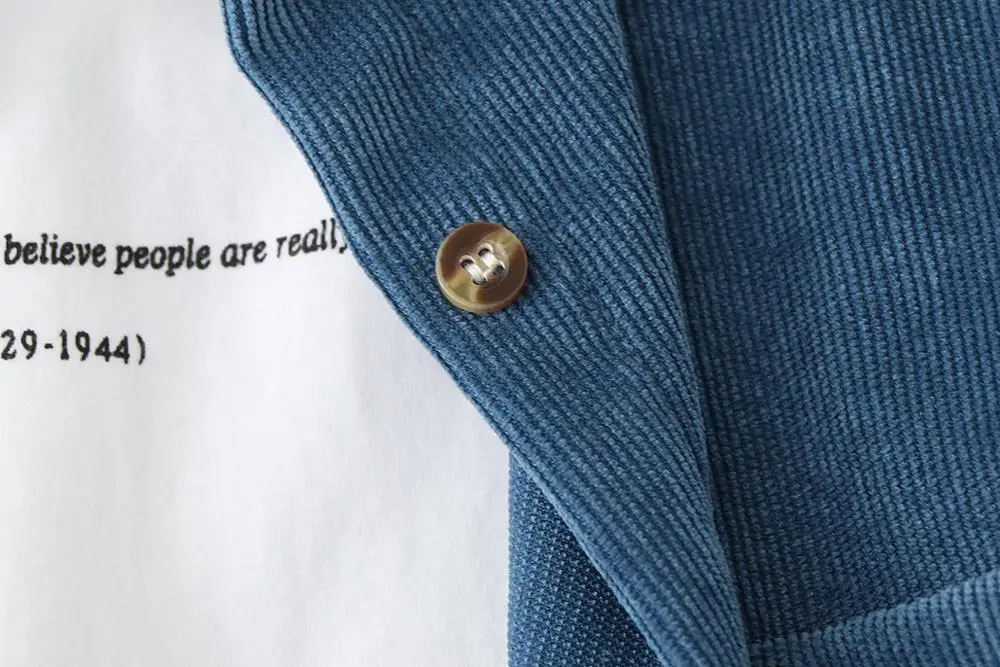 Corduroy ผู้หญิงเสื้อเสื้อสตรีเสื้อและเสื้อ 2024 สตรีแขนยาวเสื้อผ้าปุ่มขึ้นลงหลวมสีขาวใหม่