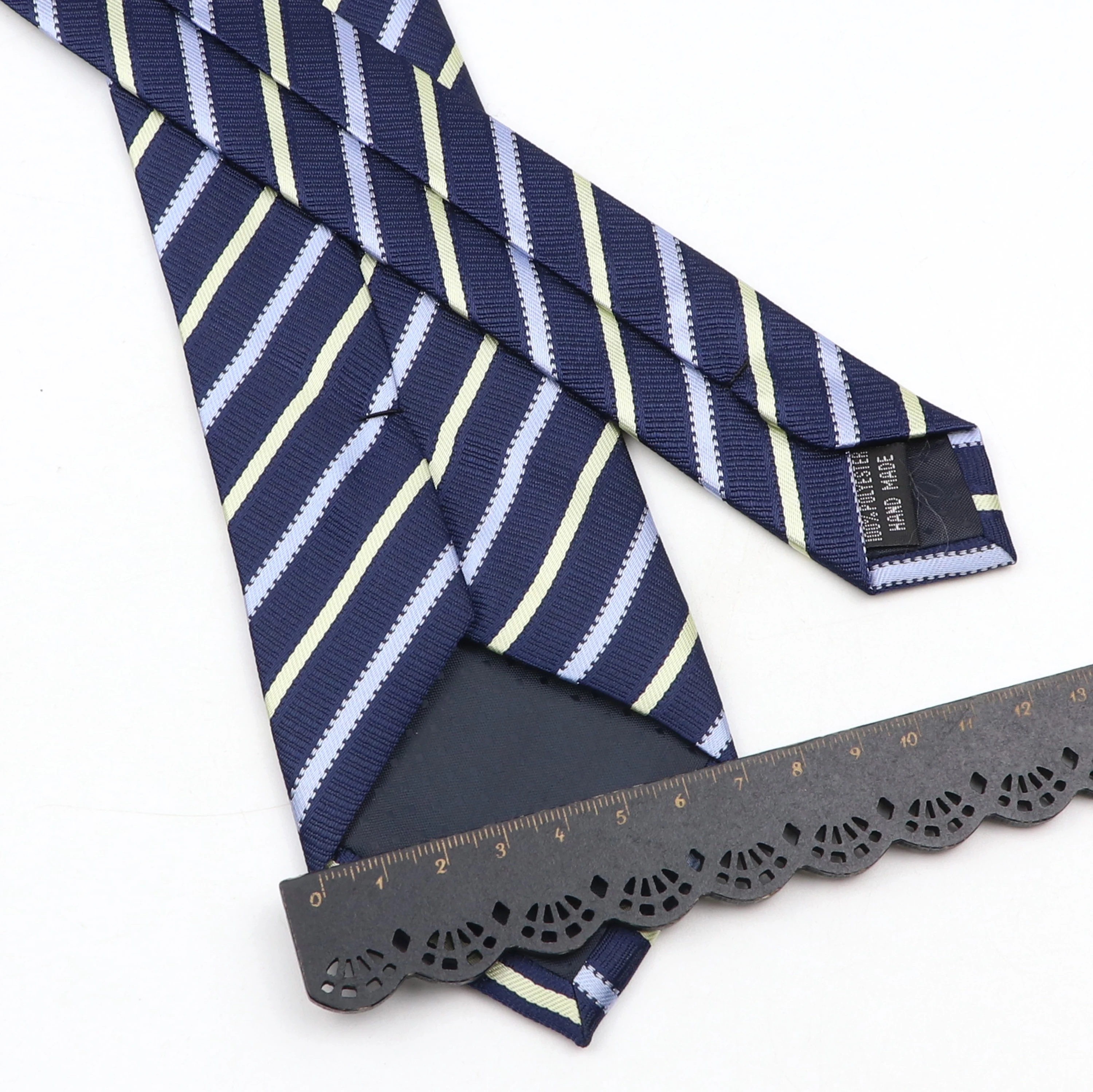 Nouvelle cravate pour hommes classique rouge bleu noir couleur unie rayure 7 cm Jacquard cravate usage quotidien affaires formelle cravate de mariage cadeau pour hommes