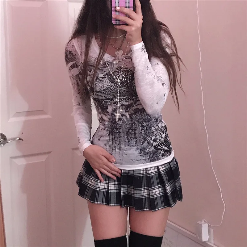 ラインストーングラフィックプリント Tシャツレトロ原宿フェアリーコアグランジスリムフィットプルオーバー Tシャツ y2k 美的ヴィンテージゴシック Tos 女性