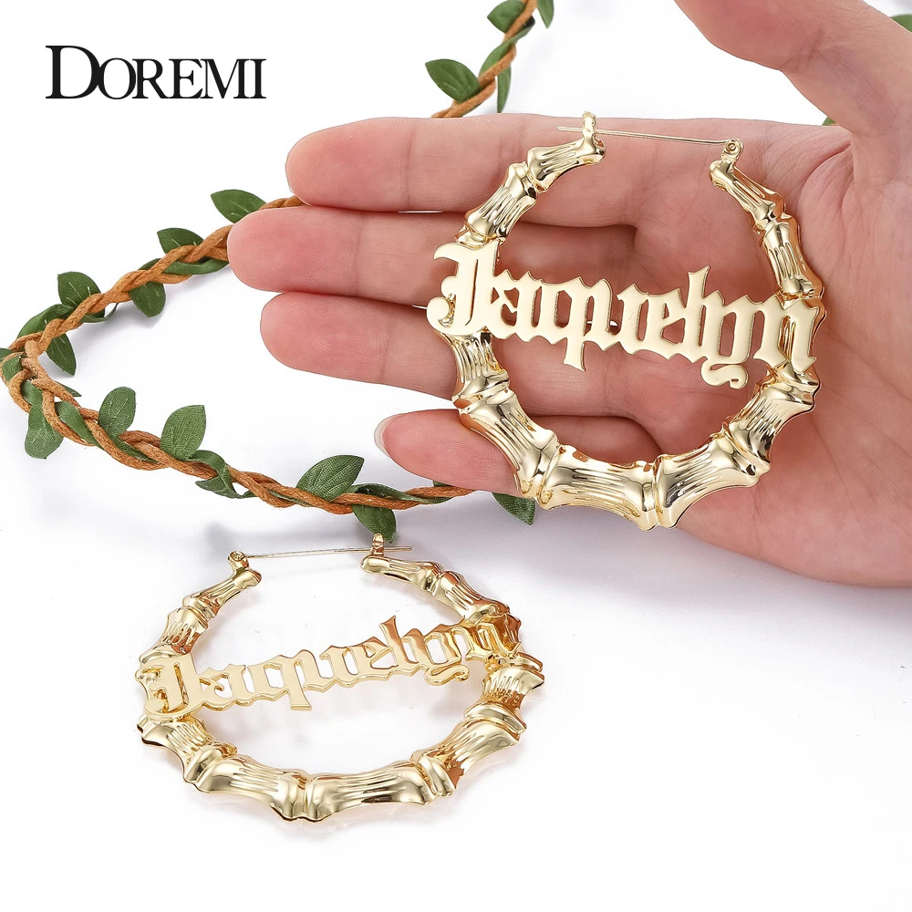 Pendientes de aro de bambú de acero inoxidable DOREMI, pendientes de nombre personalizados, pendientes de aro personalizados de estilo bambú con número de palabras llamativas