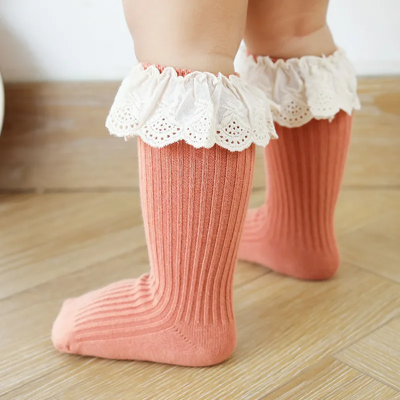 Lawadka Calzini per neonata Calzini per bambini in pizzo Calzini antiscivolo in cotone per ragazze Calze lunghe autunno inverno principessa 0-3T