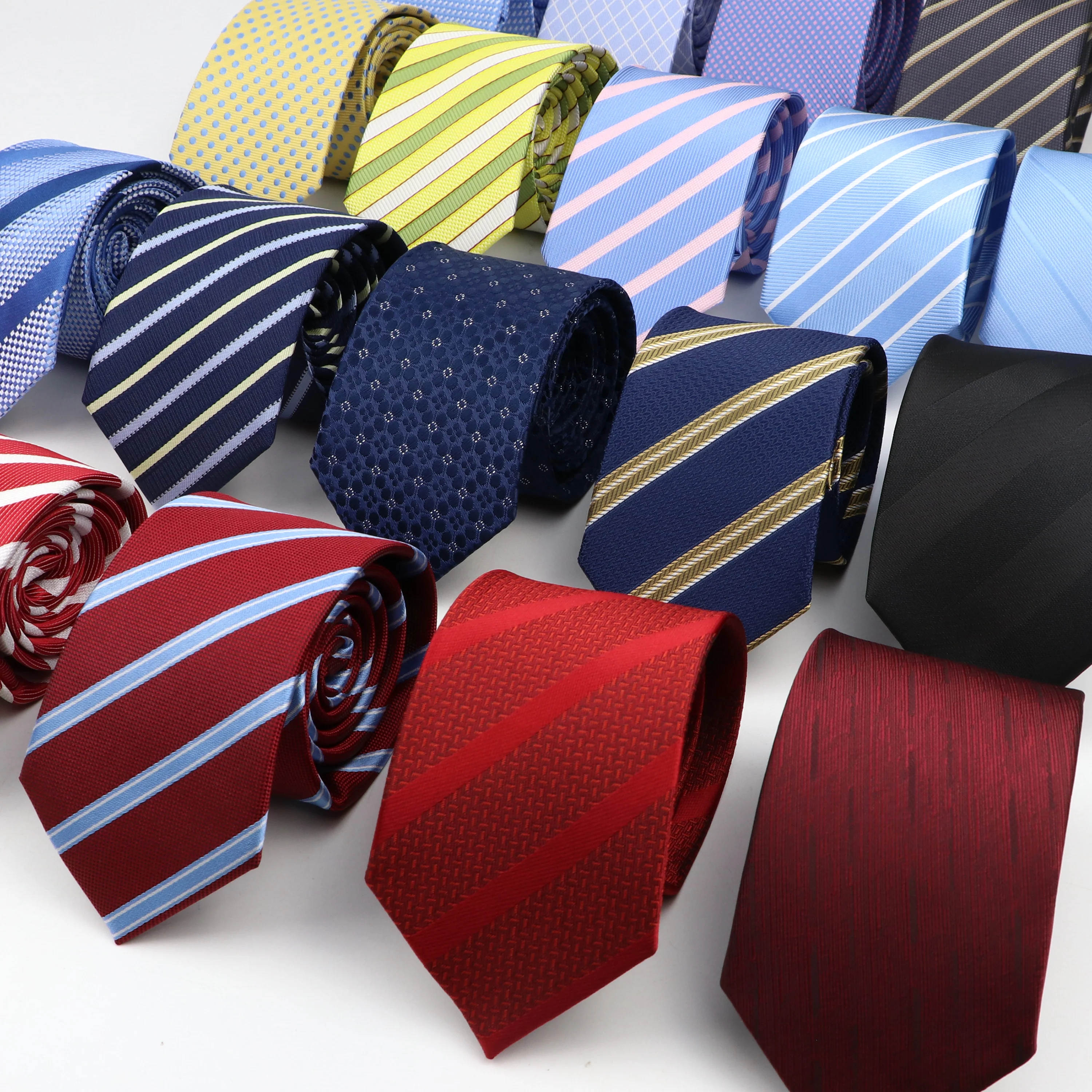 Nouvelle cravate pour hommes classique rouge bleu noir couleur unie rayure 7 cm Jacquard cravate usage quotidien affaires formelle cravate de mariage cadeau pour hommes