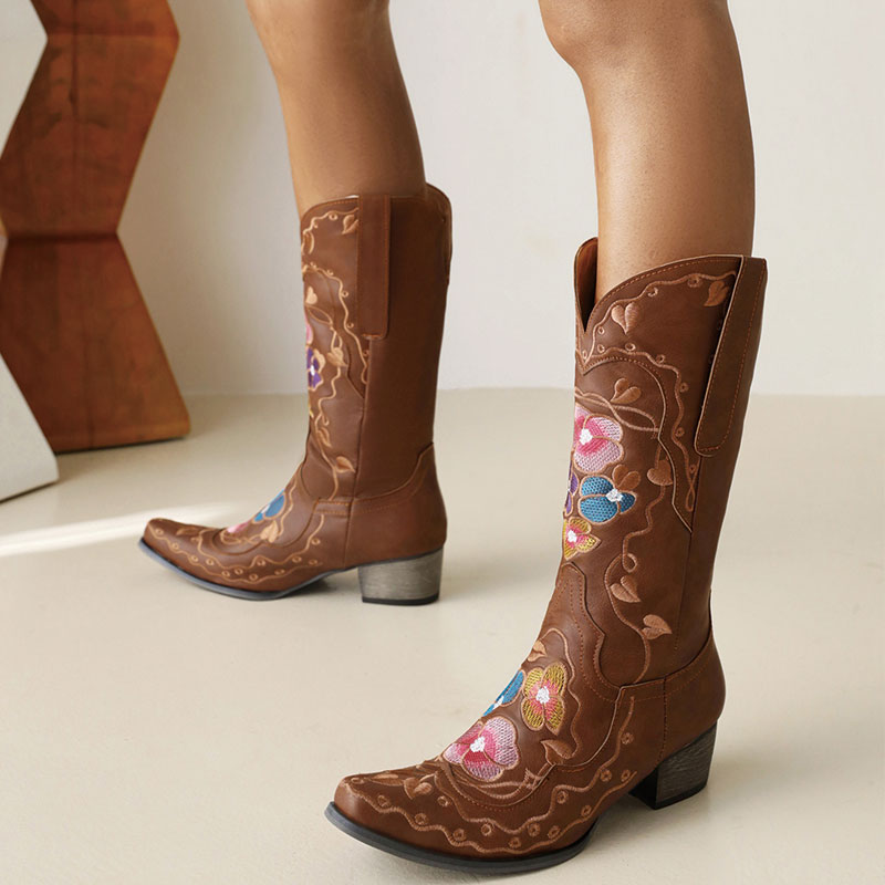 Lasyarrow 2021 Sepatu Bot Wanita Gaya Barat Koboi Pertengahan Betis Sepatu Bot Bordir Hak Rendah Chunky Sepatu Bot Wanita Fashion Ujung Persegi Slip-On